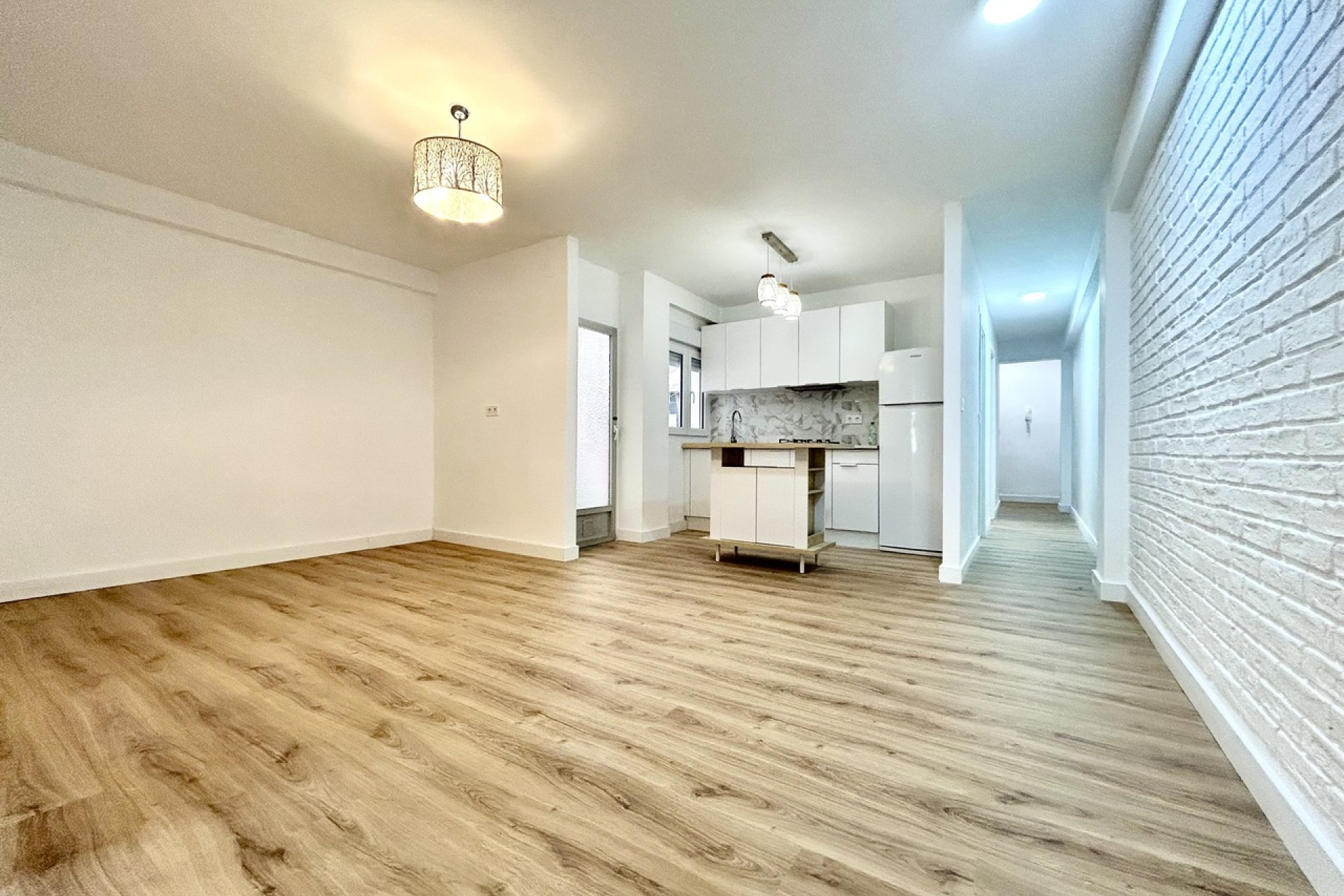 Modern 3-bedroom apartment in downtown Torrevieja