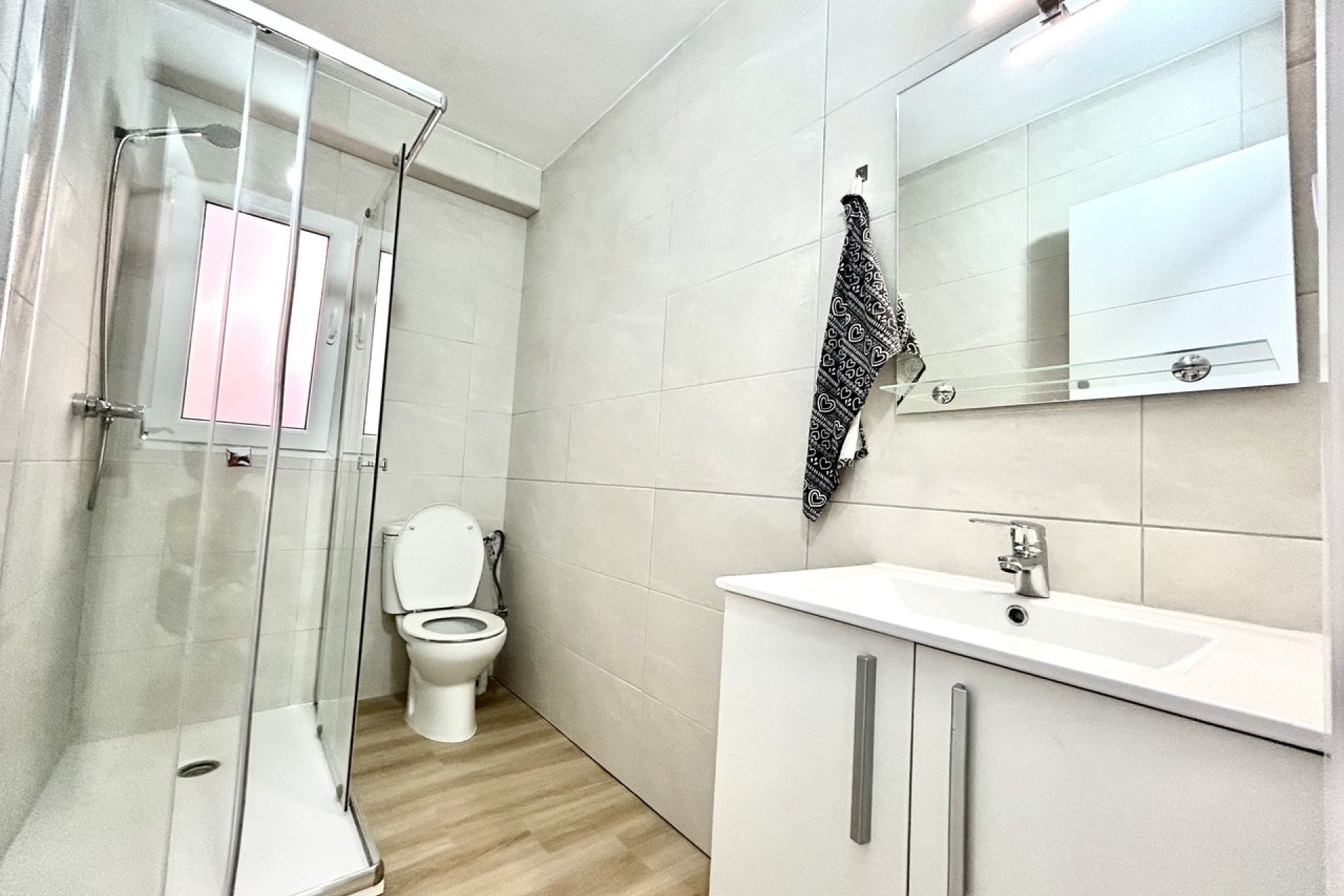 Modern 3-bedroom apartment in downtown Torrevieja