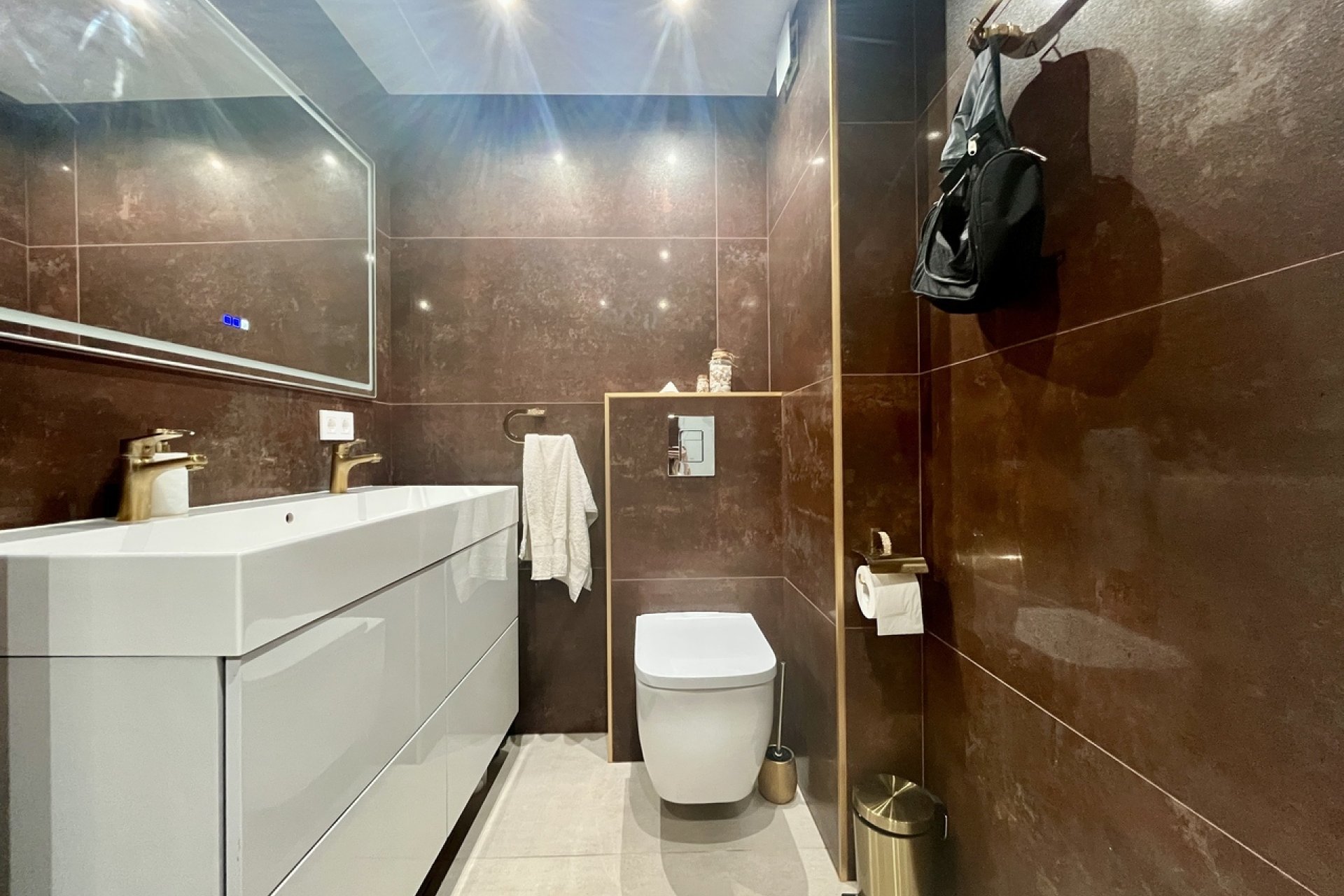 ﻿Modern 3-bedroom apartment with ocean views in a prime location in Torrevieja