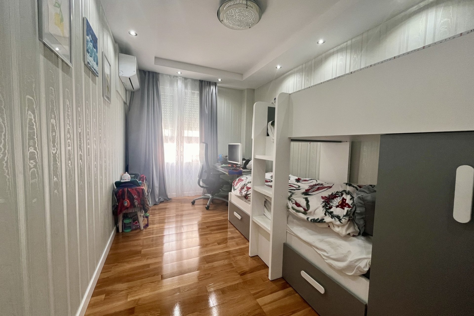 ﻿Modern 3-bedroom apartment with ocean views in a prime location in Torrevieja