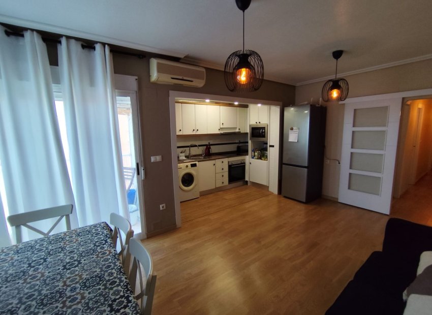 Modern 3-slaapkamer appartement in Torrevieja vlakbij strand met zwembad
