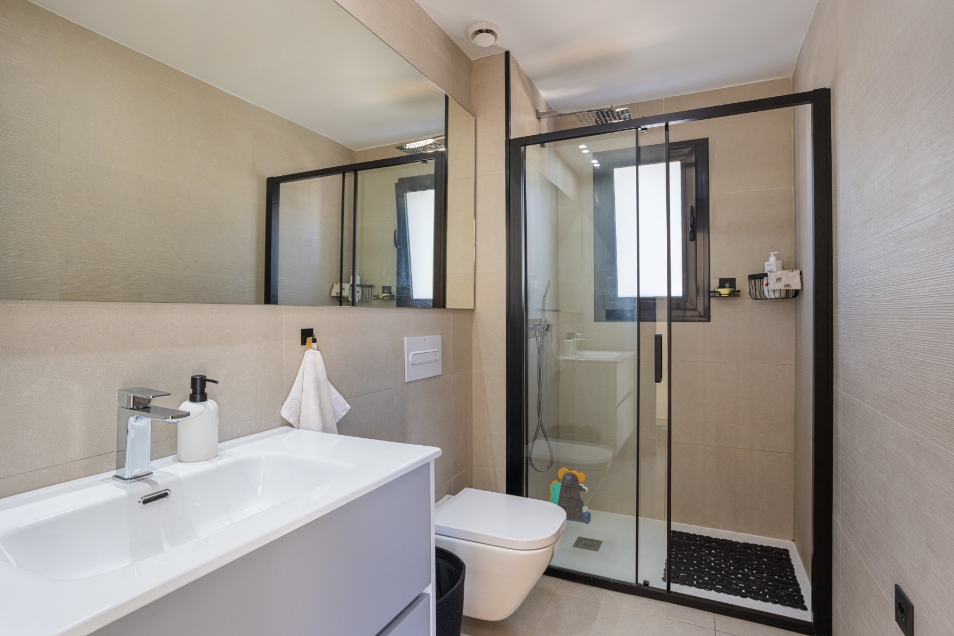 Modern 4-bedroom villa with a private pool and sun deck in Ciudad Quesada