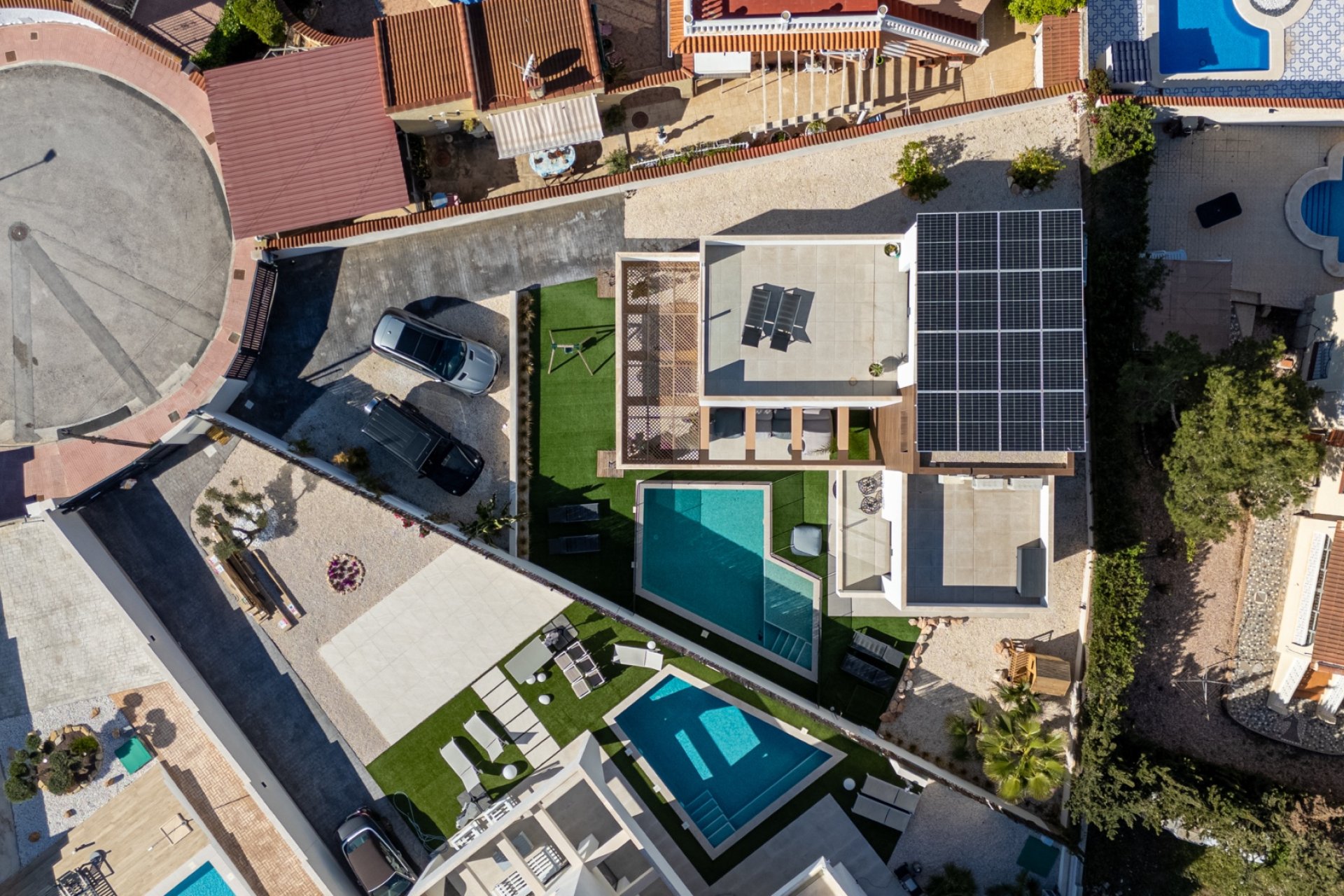 Modern 4-bedroom villa with a private pool and sun deck in Ciudad Quesada