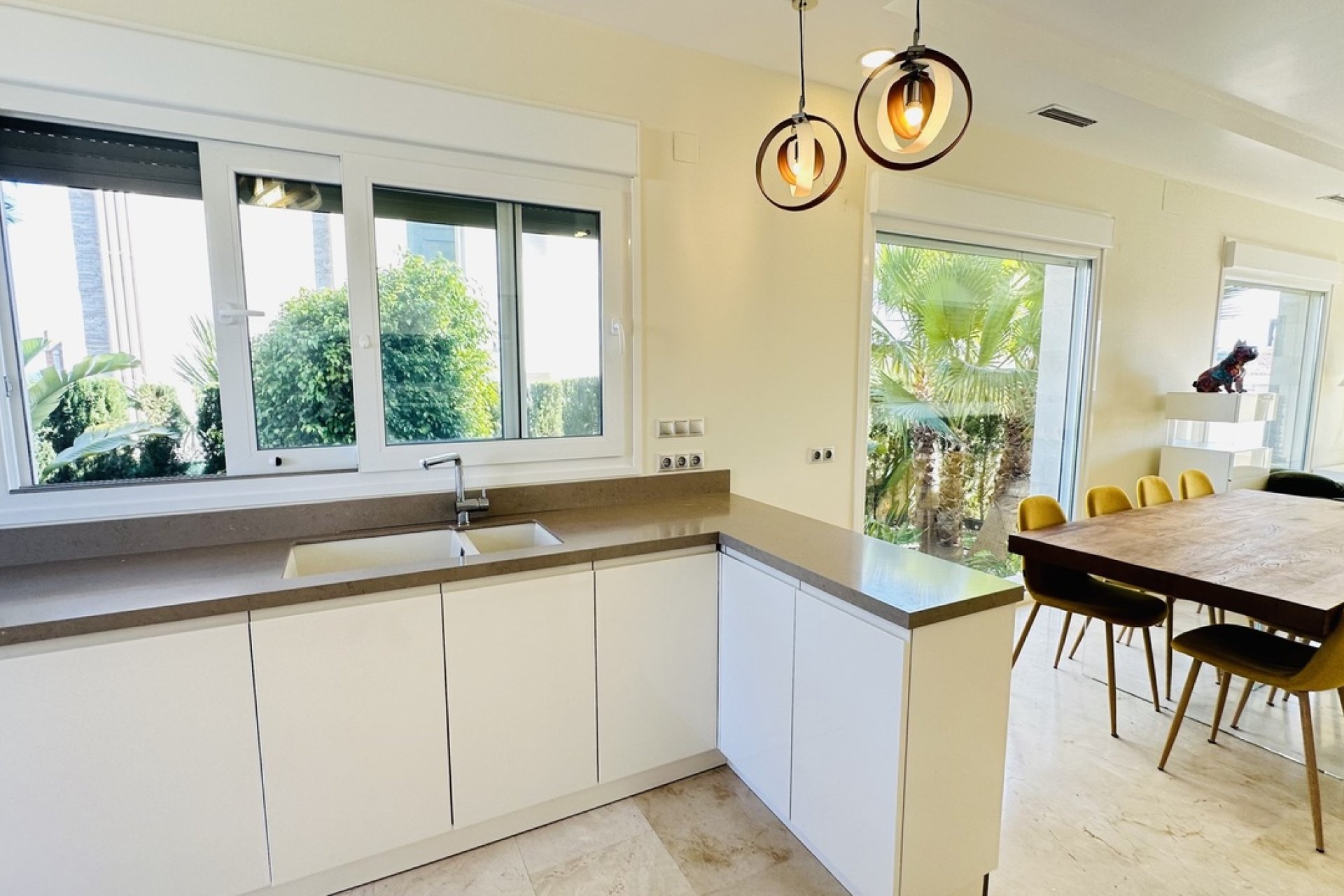 Modern 5-bedroom villa with ocean views in Orihuela Costa