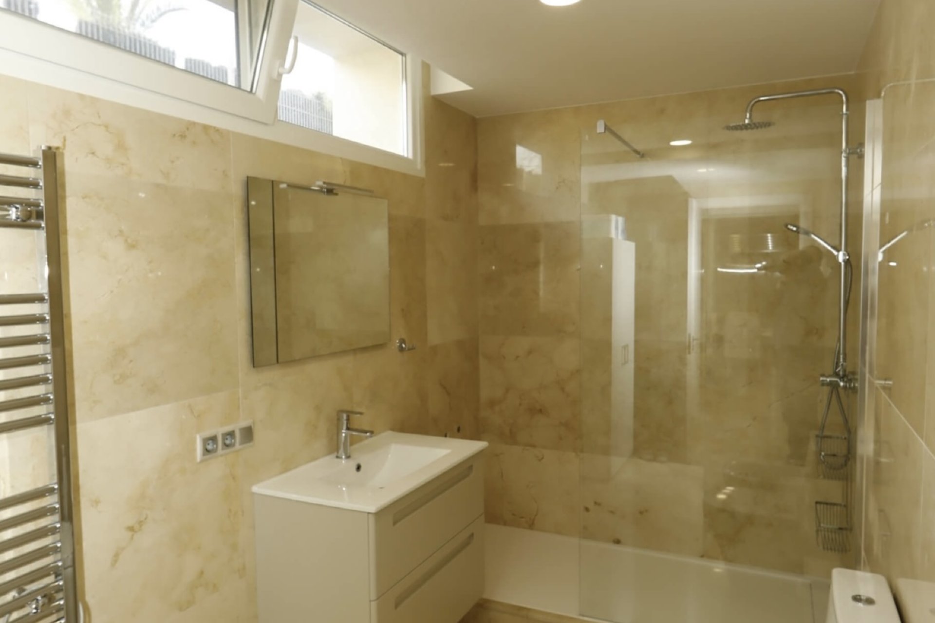 Modern 5-bedroom villa with ocean views in Orihuela Costa