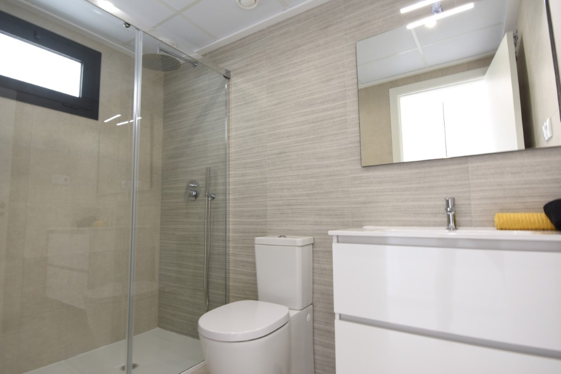 Modern appartement met 3 slaapkamers en zwembad in San Miguel de Salinas