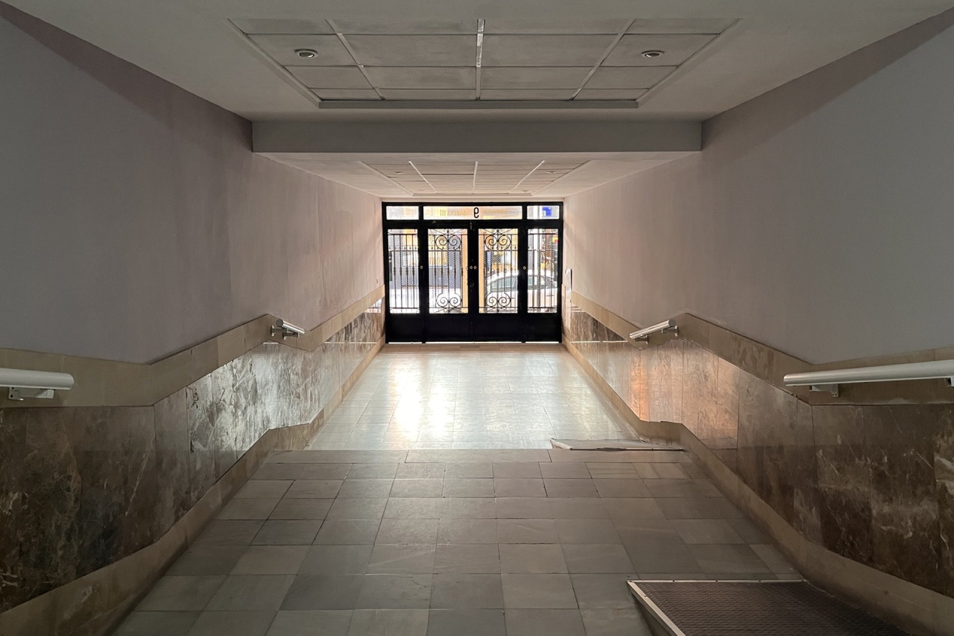 Modern appartement met zeezicht en 3 slaapkamers op toplocatie Torrevieja