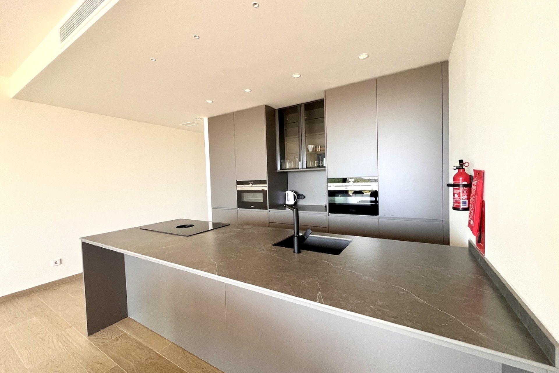 Modern appartement met zeezicht en zwembad Campoamor