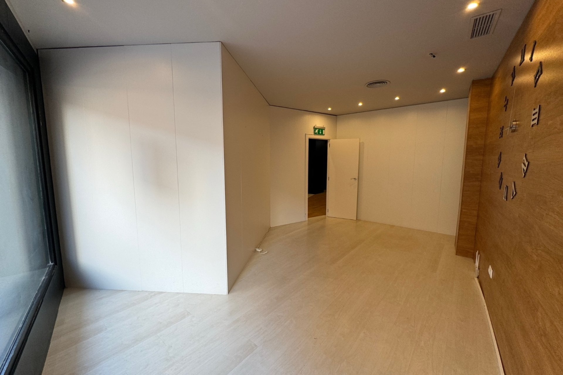 Modern commercial space for sale in Guardamar del Segura, prime location near the beach