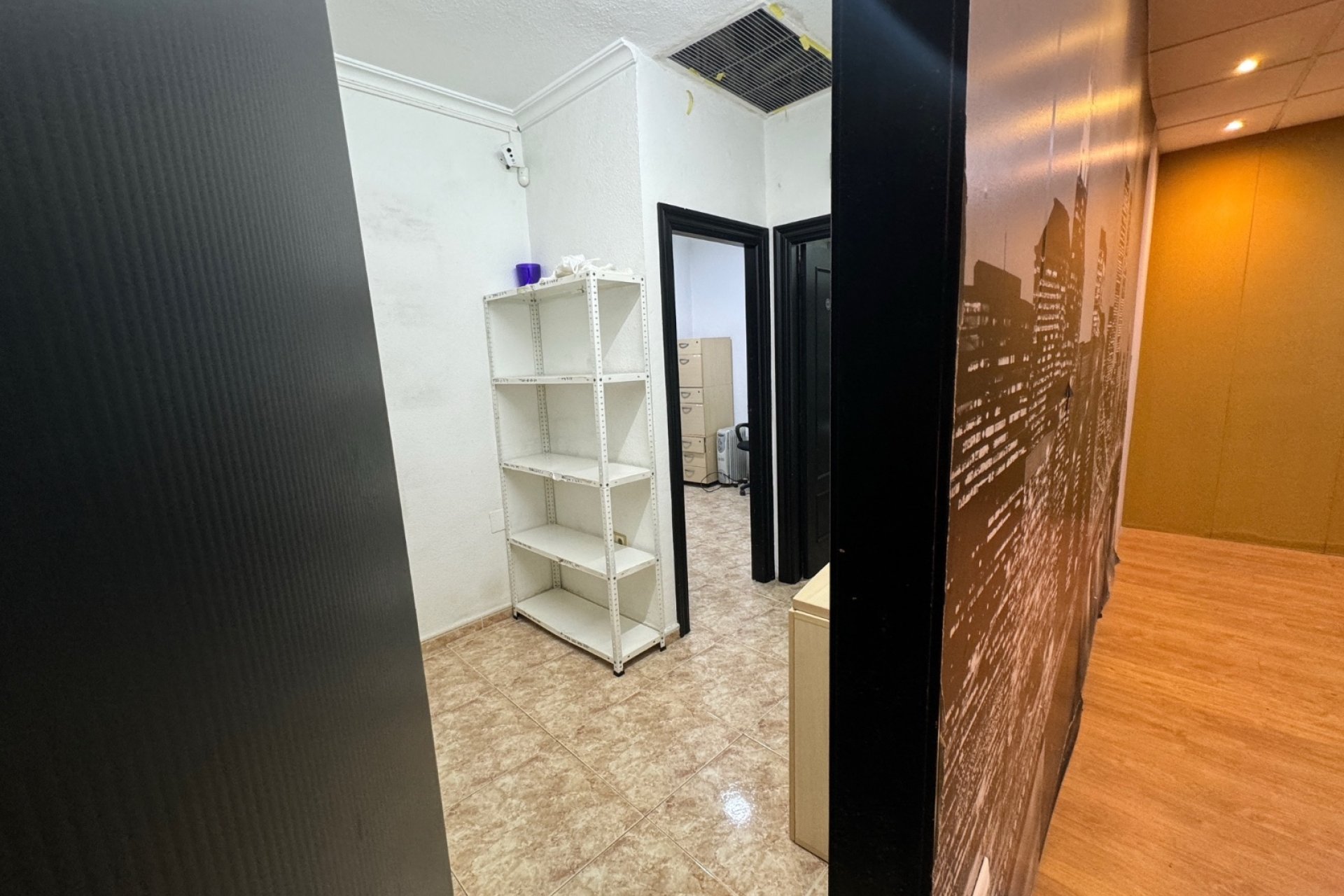 Modern commercial space for sale in Guardamar del Segura, prime location near the beach