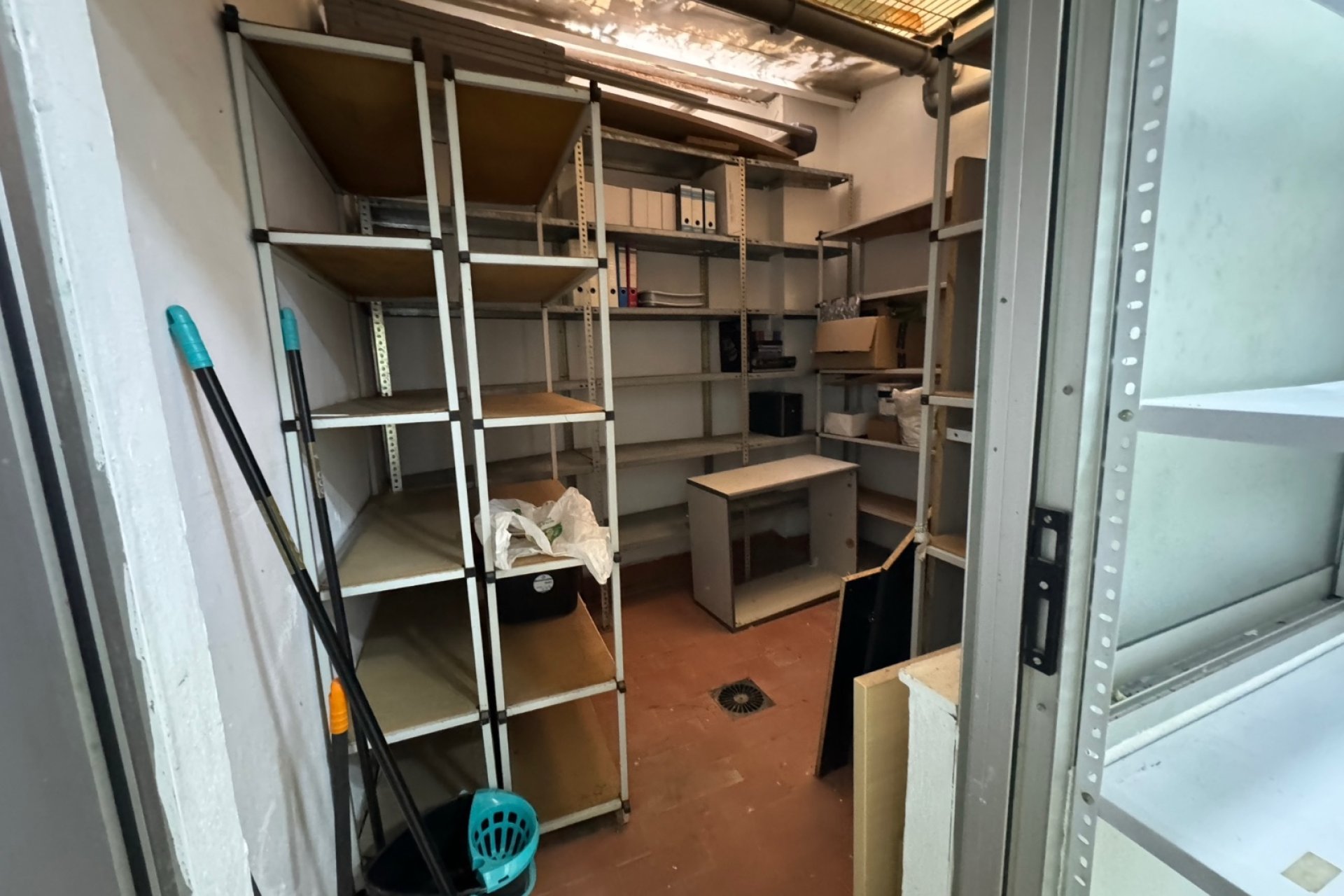 Modern commercial space for sale in Guardamar del Segura, prime location near the beach