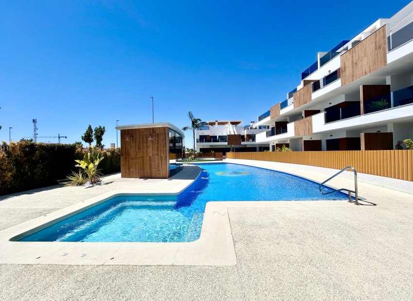 Modern corner apartment with ocean views in Pilar de la Horadada