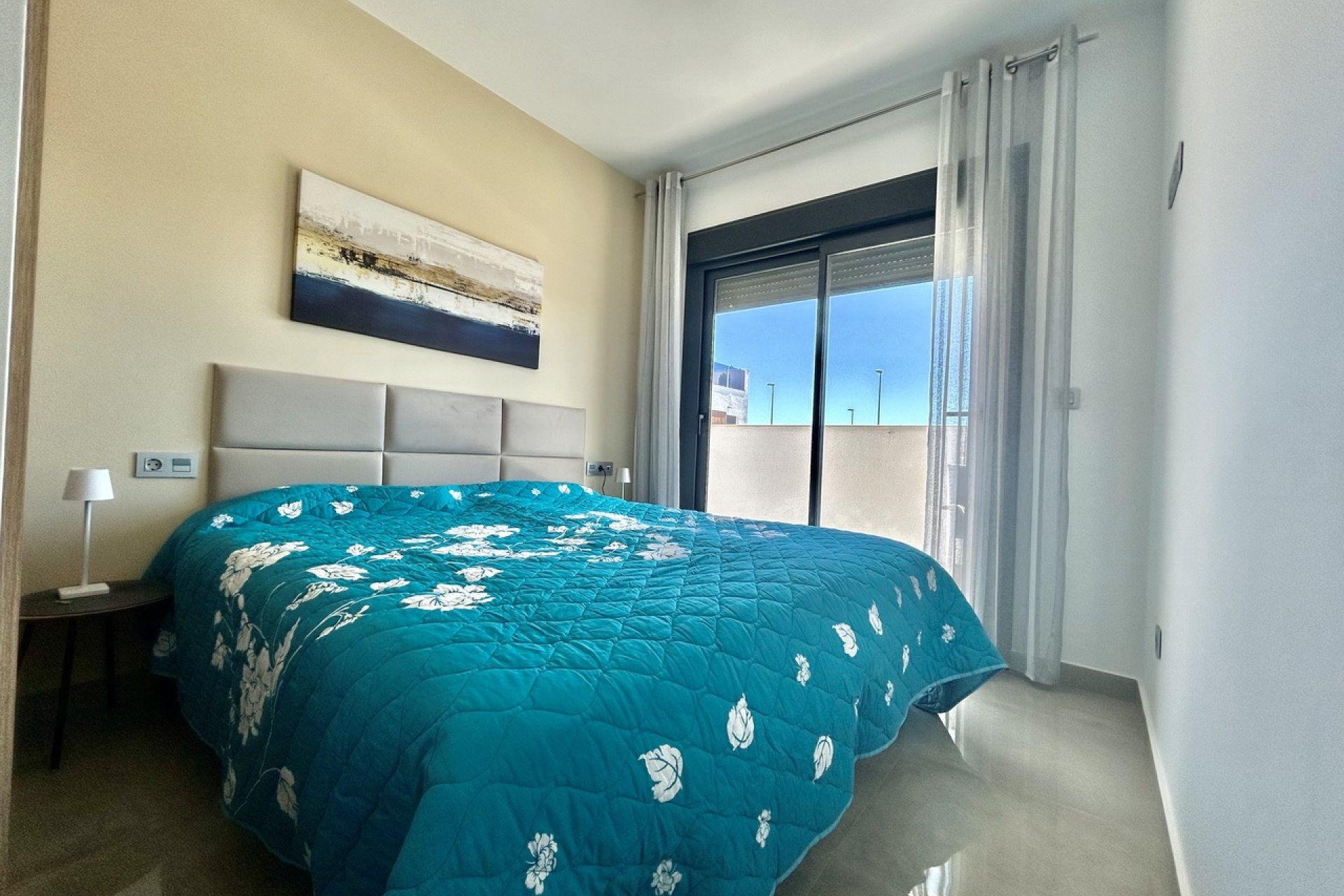 Modern corner apartment with ocean views in Pilar de la Horadada
