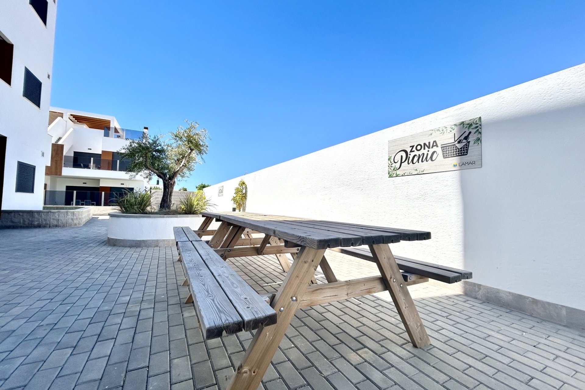 Modern corner apartment with ocean views in Pilar de la Horadada