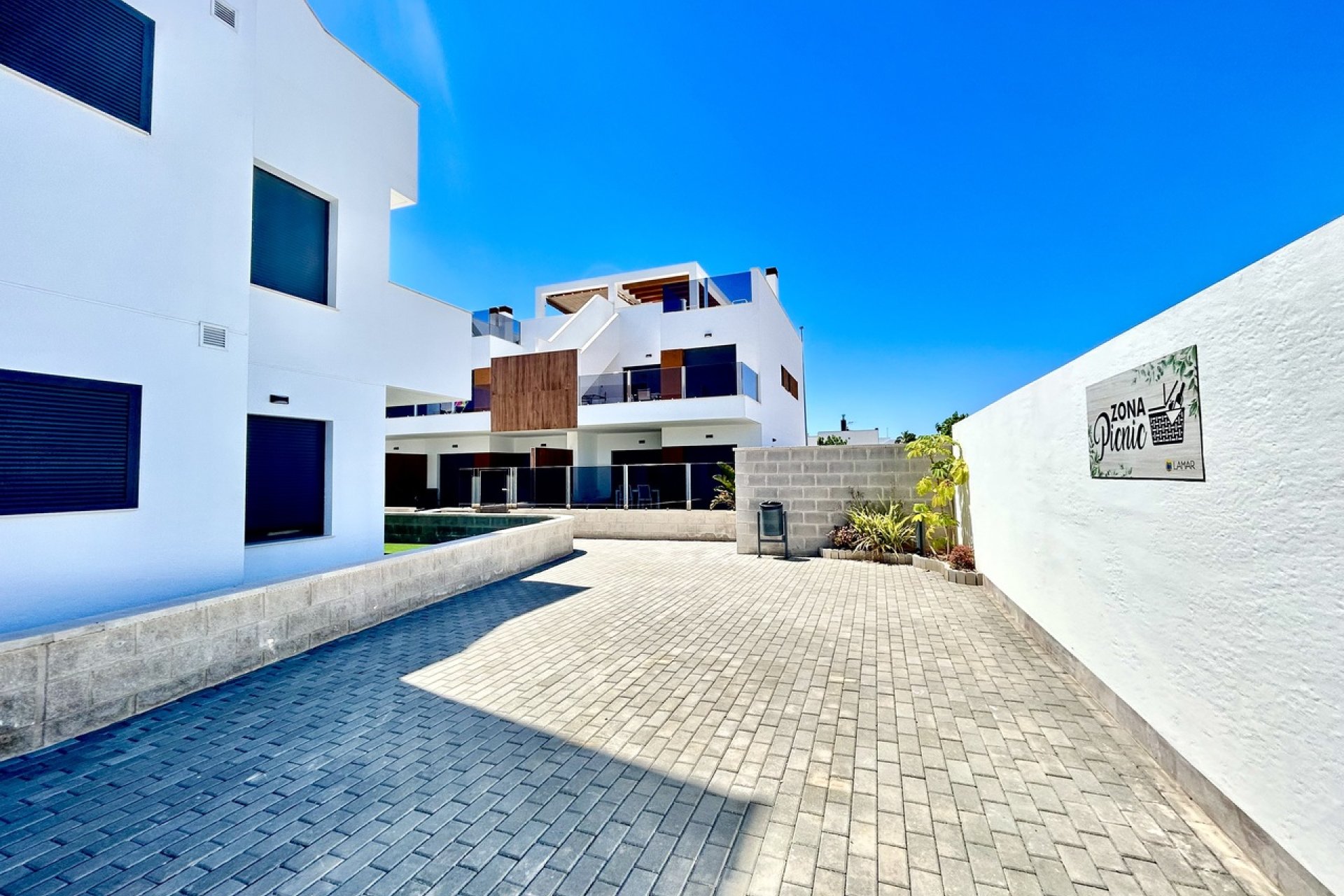Modern corner apartment with ocean views in Pilar de la Horadada