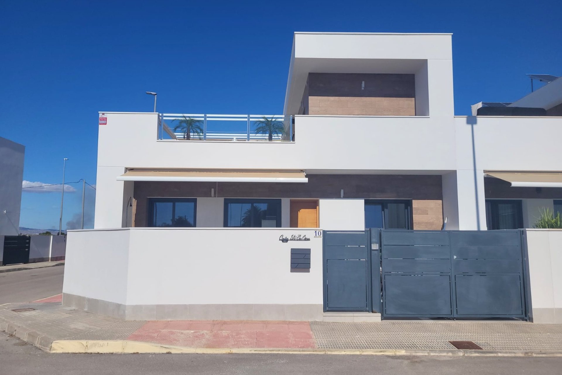 Modern corner home with private pool and sun deck in Daya Vieja, Costa Blanca
