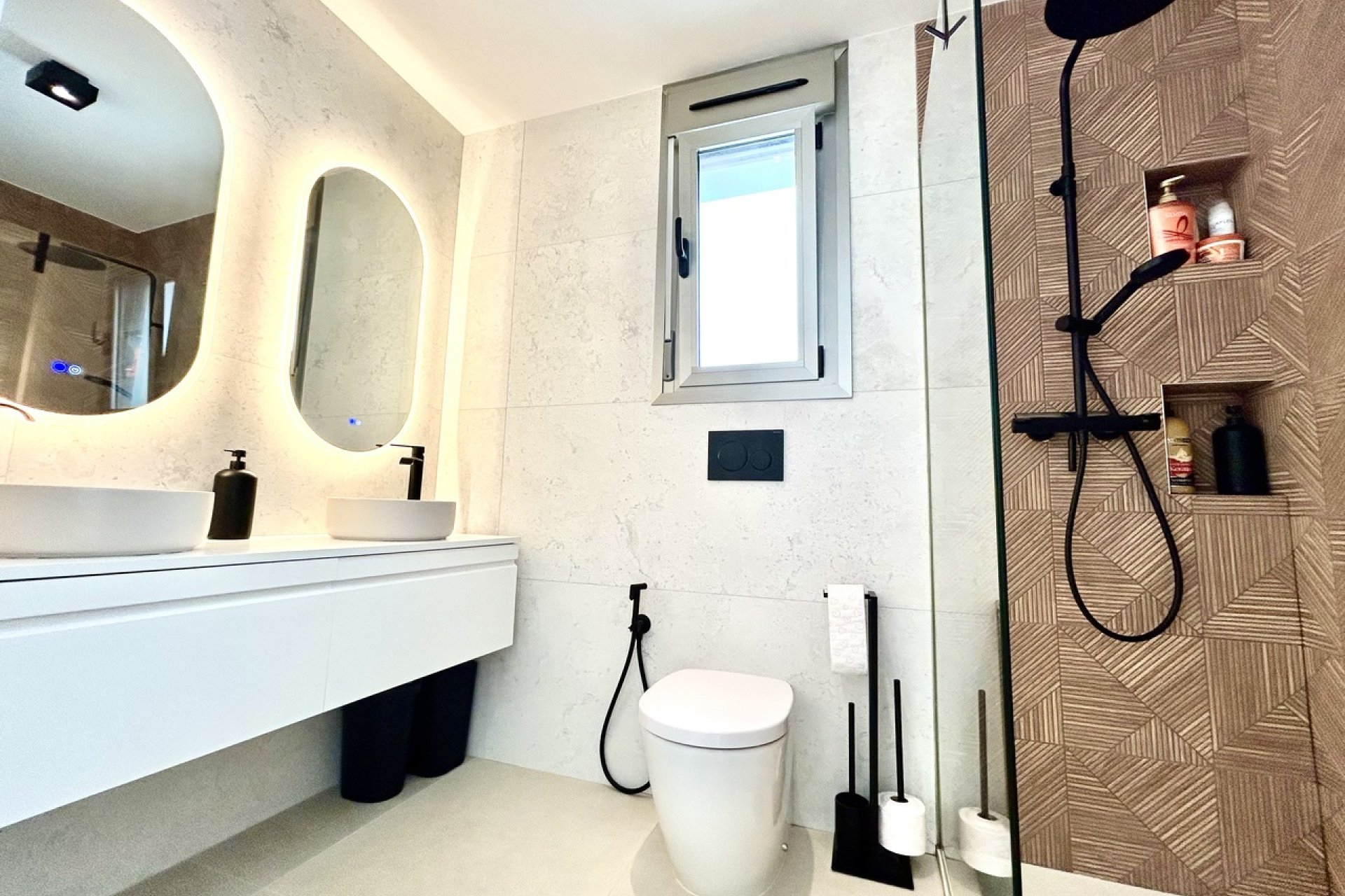 Modern, energy-efficient villa with a private pool and rooftop terrace in San Miguel de Salinas