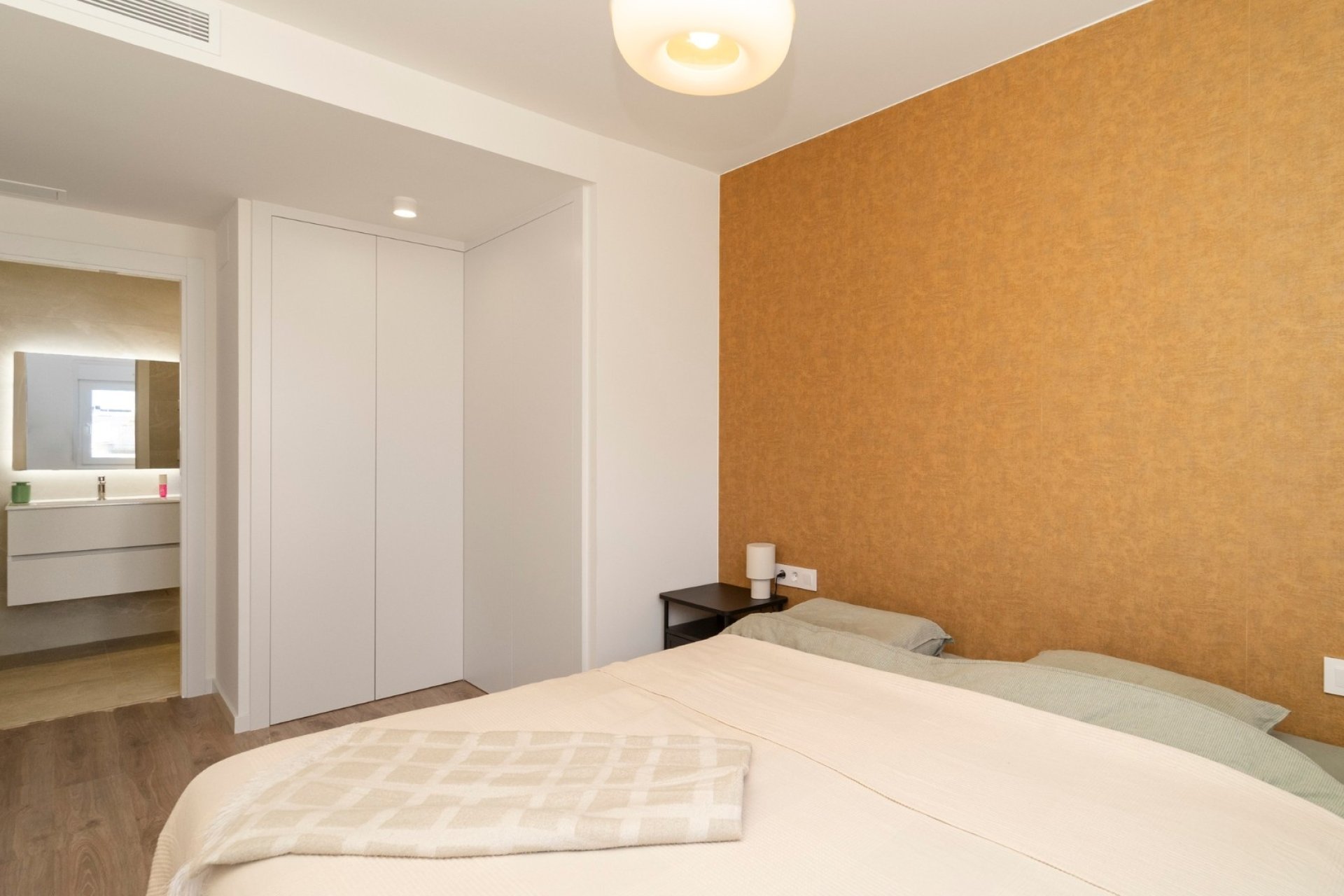 Modern gelijkvloers appartement in Finestrat met terras, 2 slaapkamers, zwembad