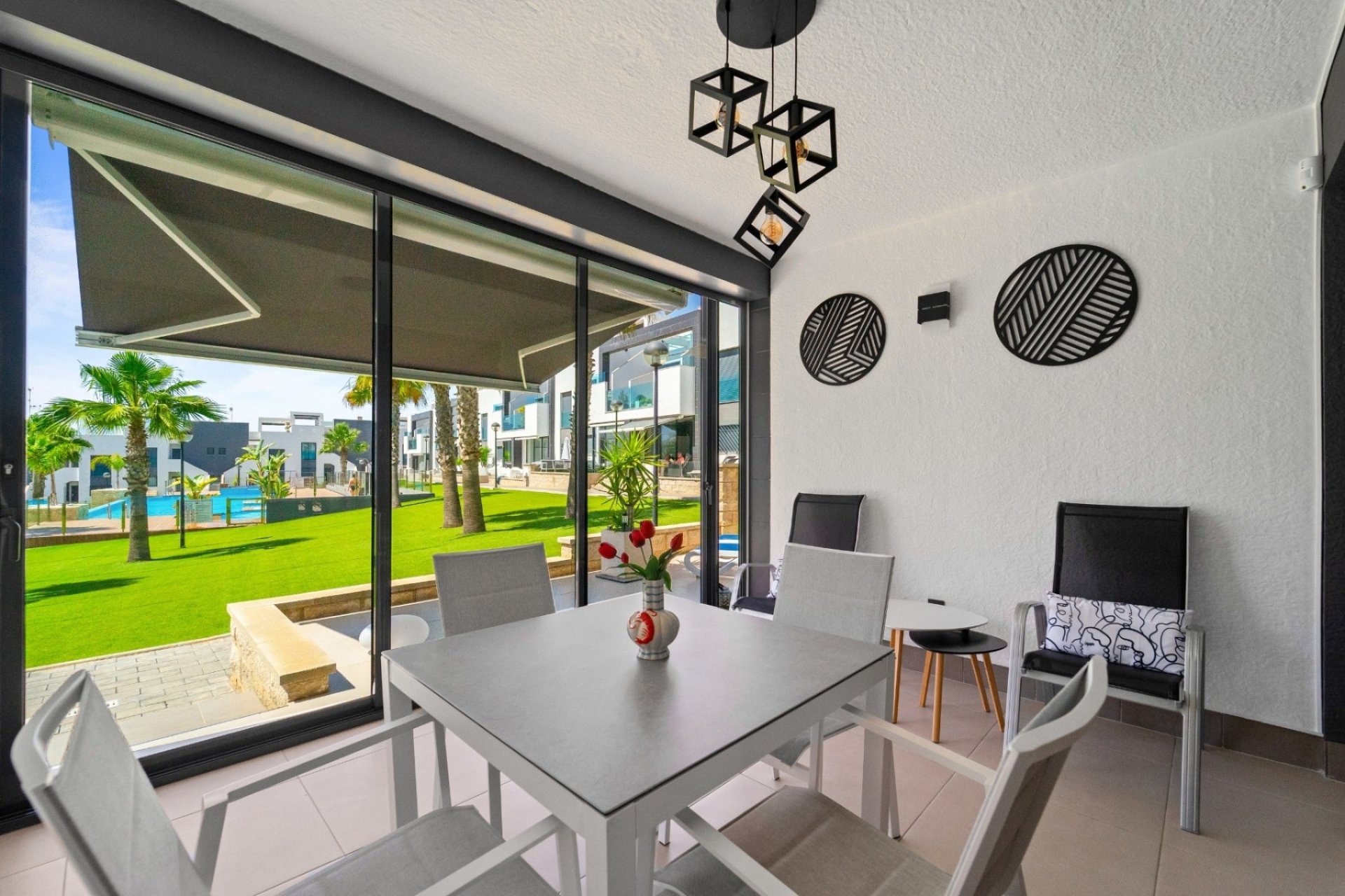 Modern gelijkvloers appartement in Punta Prima, Torrevieja
