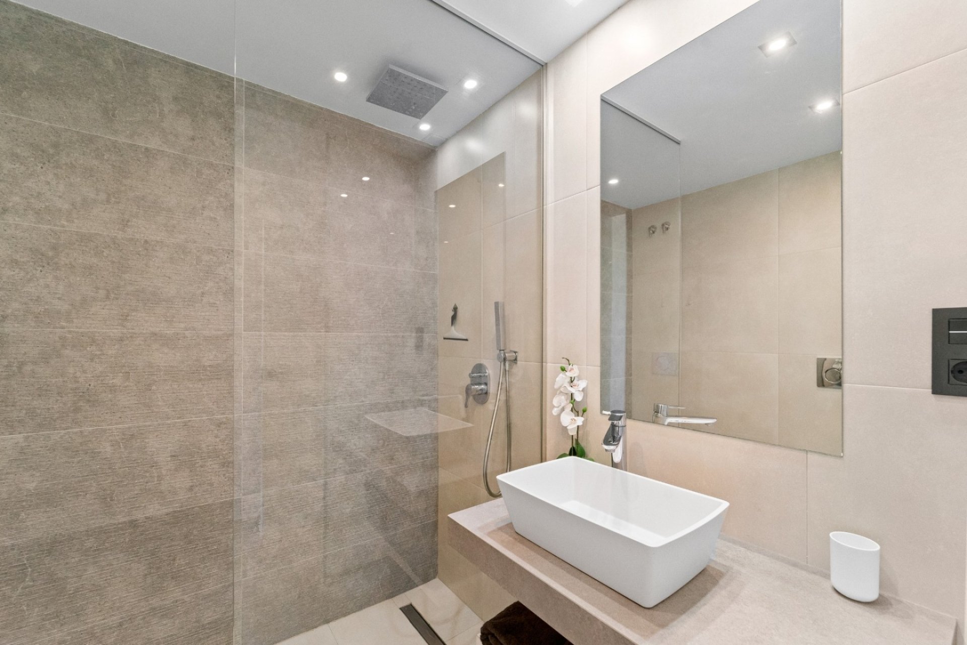 Modern gelijkvloers appartement in Punta Prima, Torrevieja