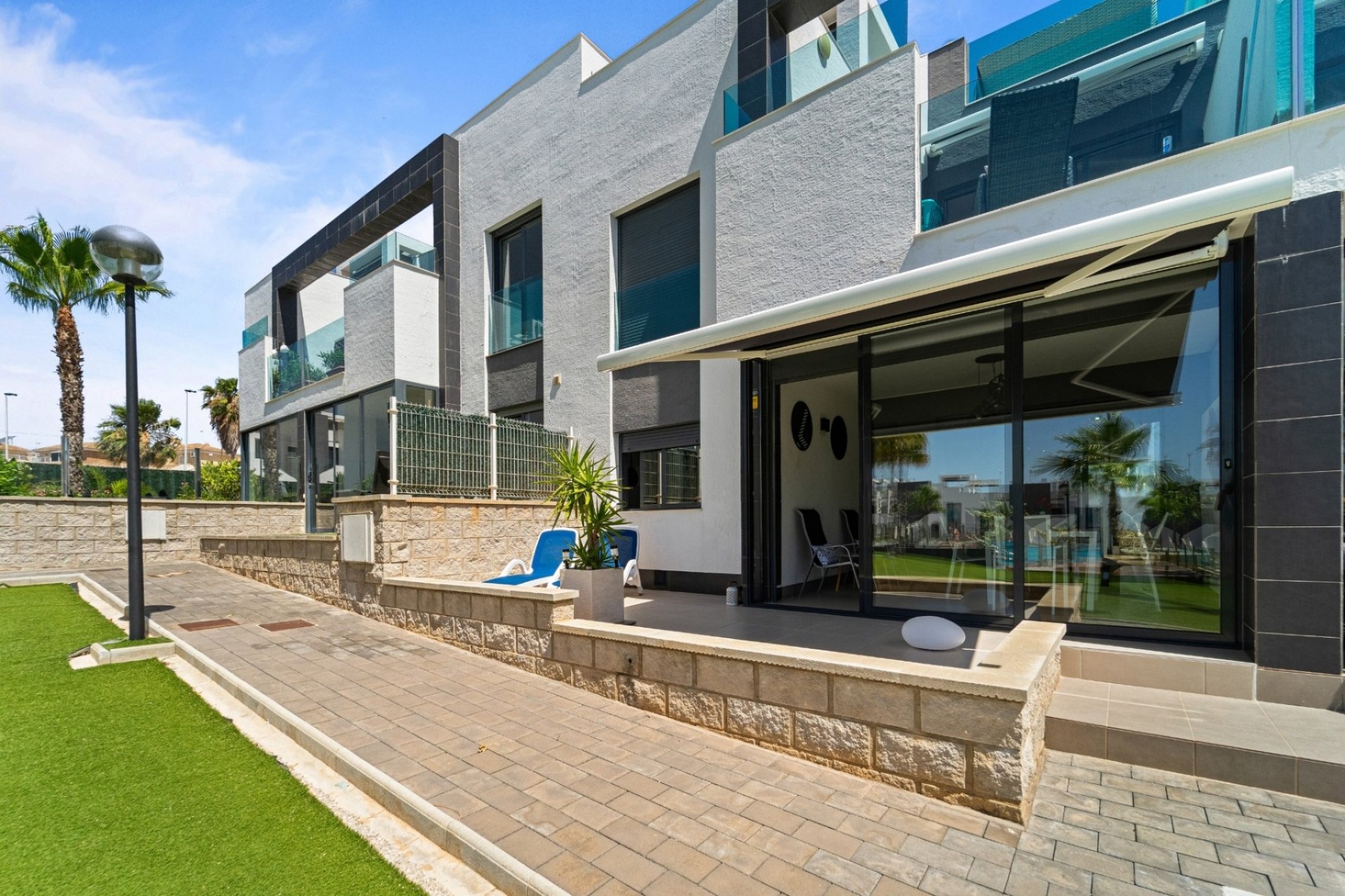 Modern ground-floor apartment in Punta Prima, Torrevieja