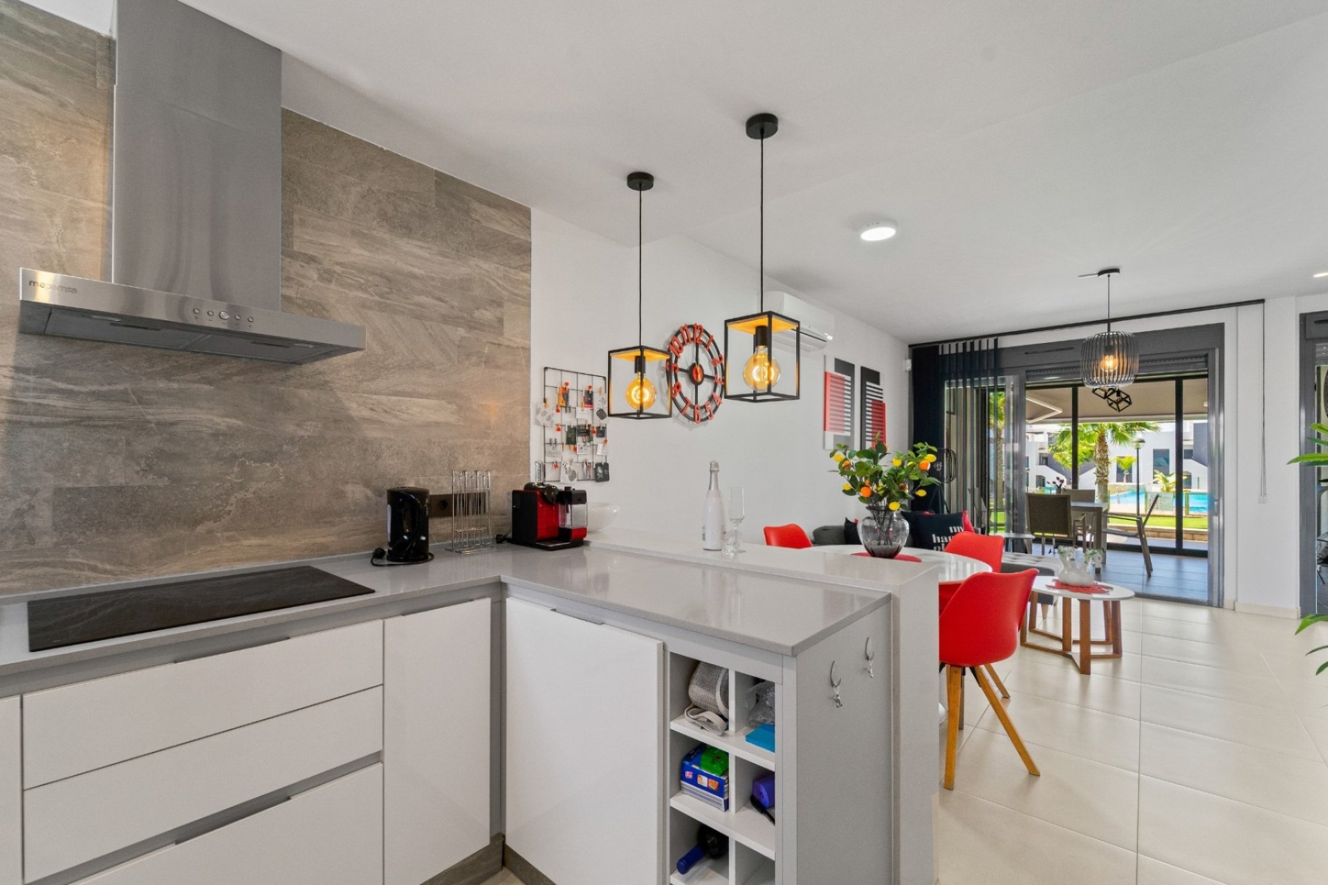 Modern ground-floor apartment in Punta Prima, Torrevieja
