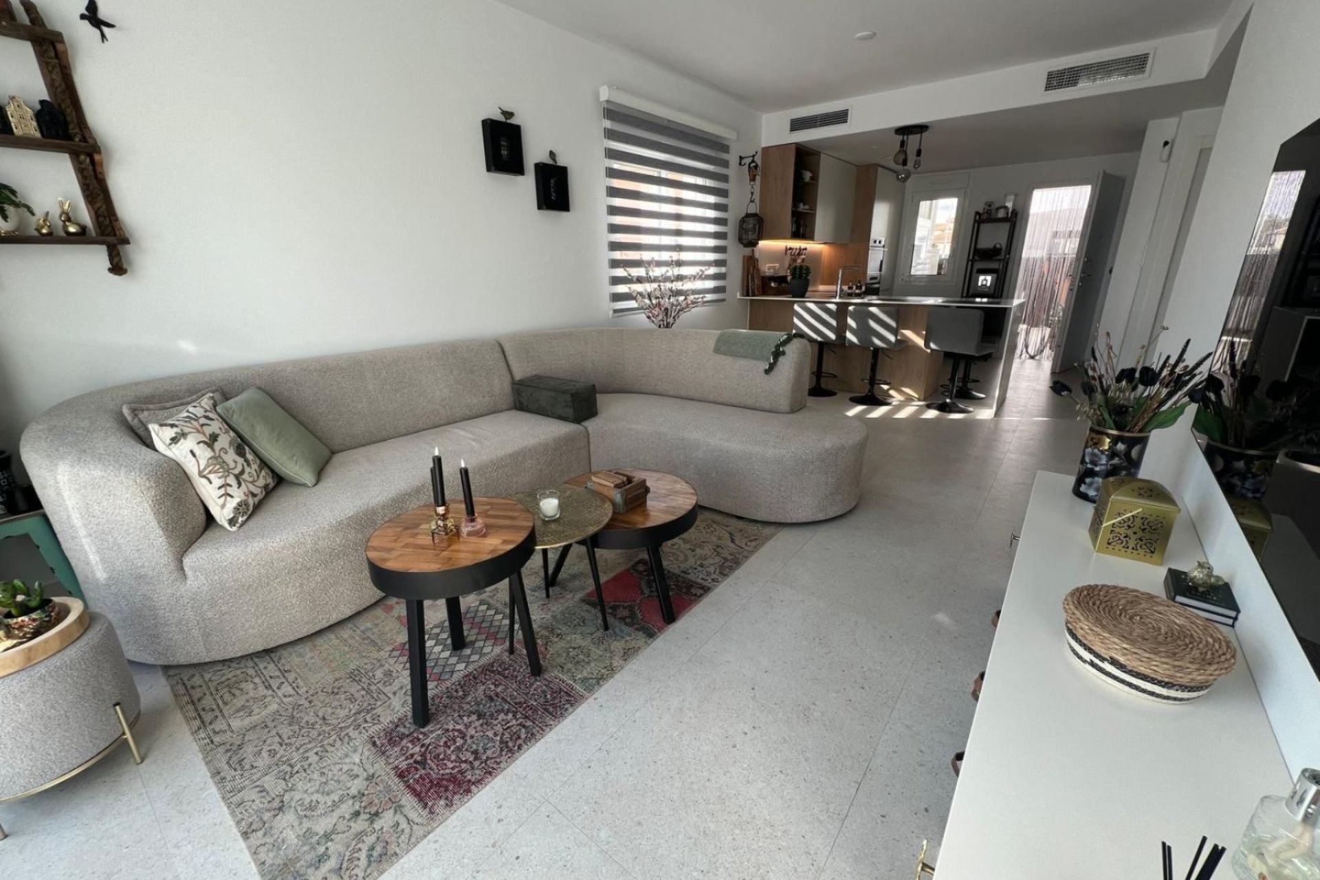 Modern Ground-Floor Corner Apartment in Pilar de la Horadada