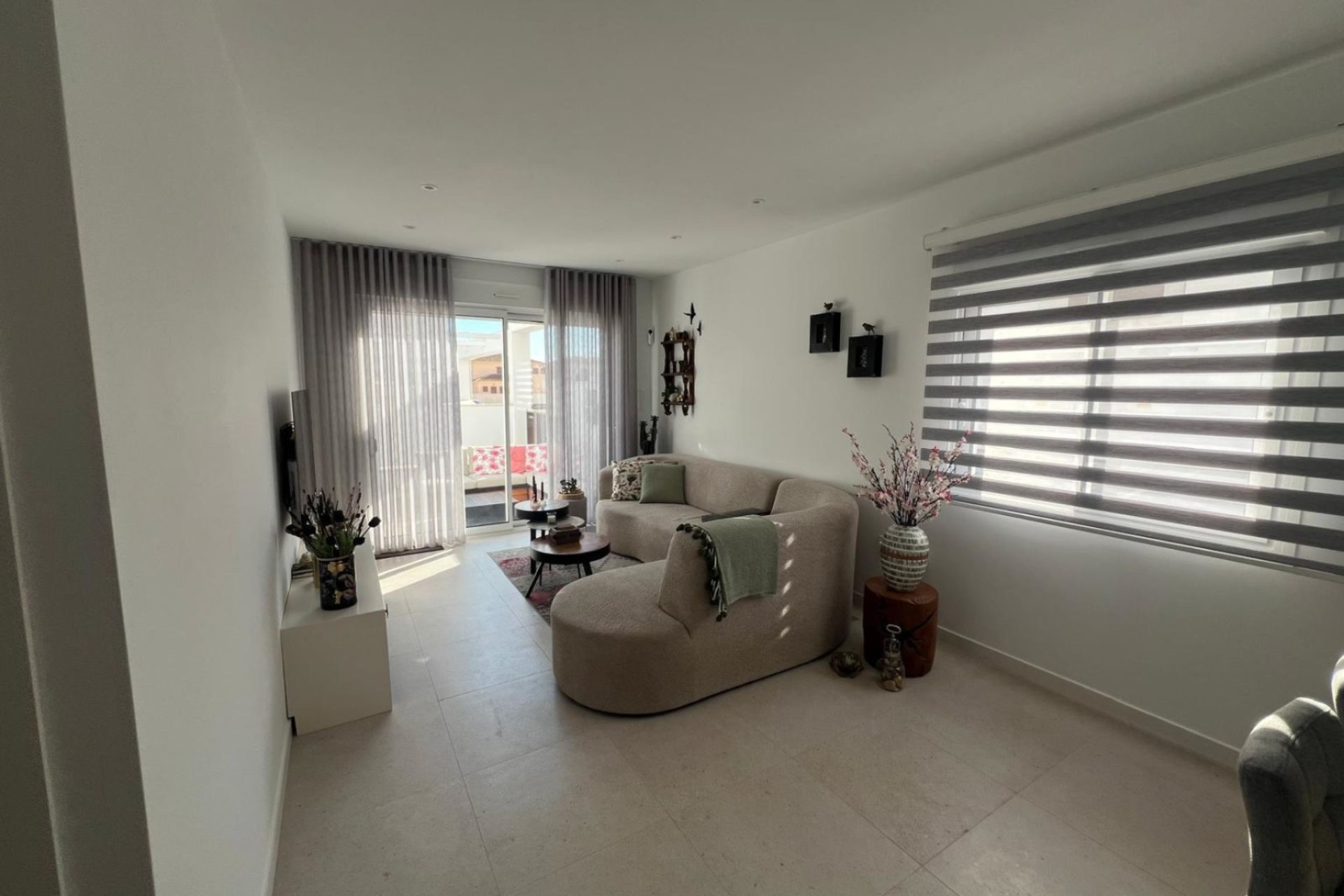 Modern Ground-Floor Corner Apartment in Pilar de la Horadada