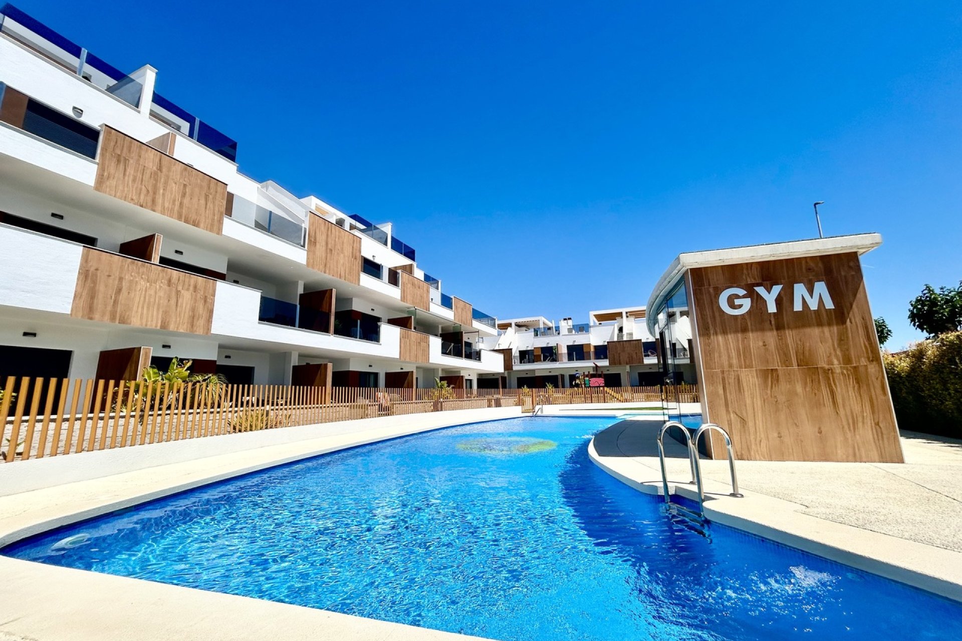 Modern hoekappartement met zeezicht in Pilar de la Horadada
