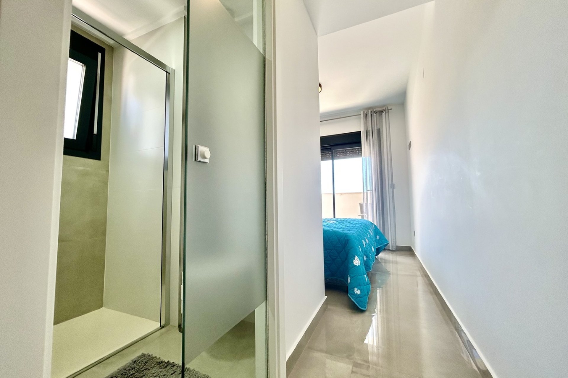 Modern hoekappartement met zeezicht in Pilar de la Horadada
