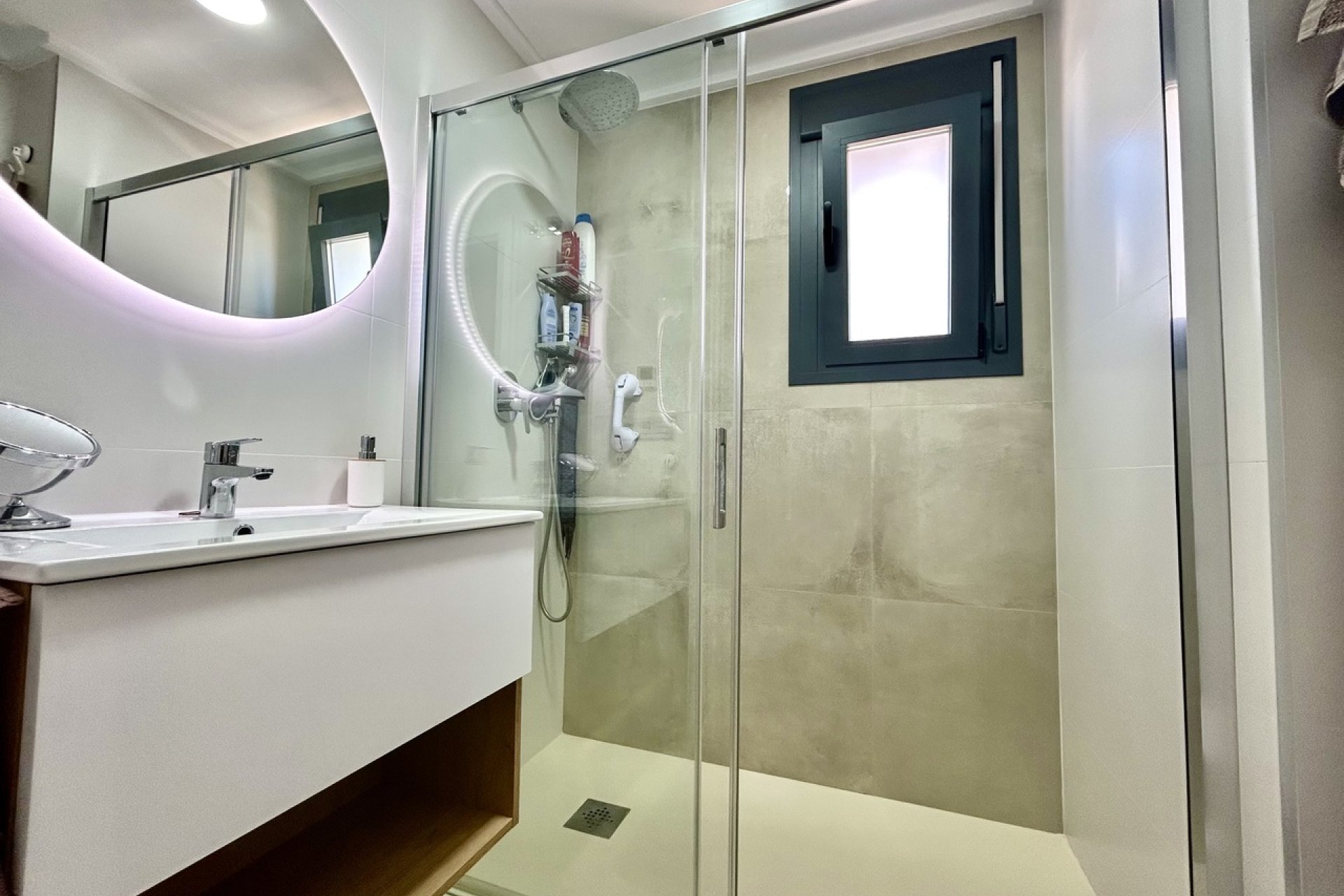 Modern hoekappartement met zeezicht in Pilar de la Horadada