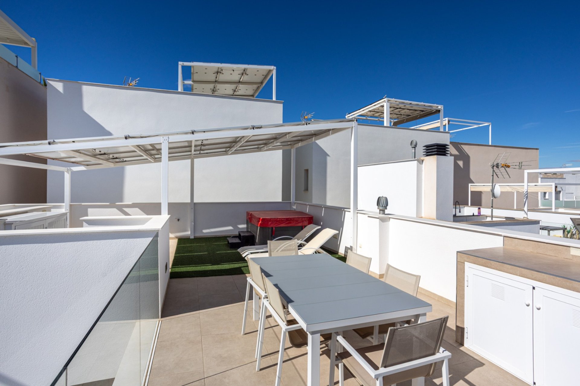 Modern instapklare villa met privézwembad en uitzicht in Benijófar, Costa Blanca