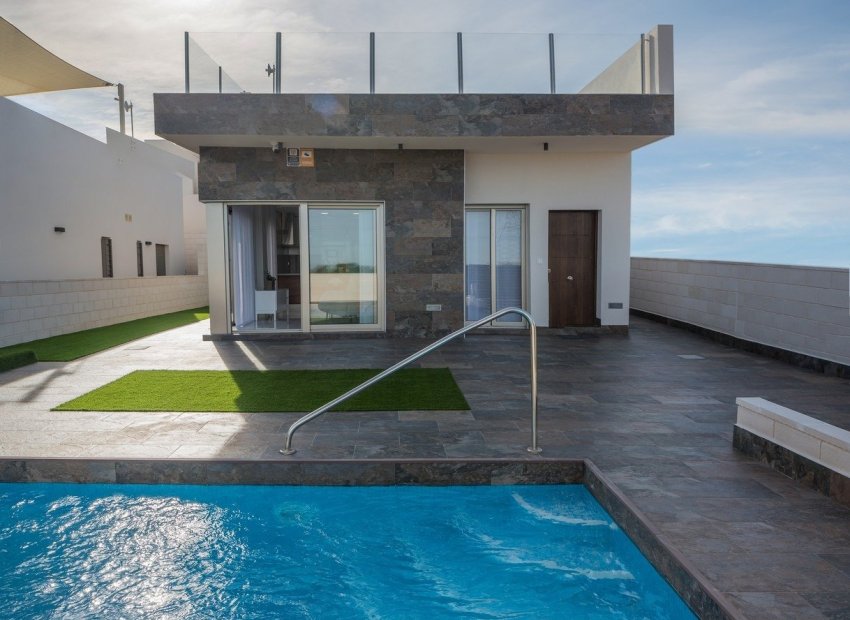 Modern Villa close to the Exclusive Villamartín Golf Course