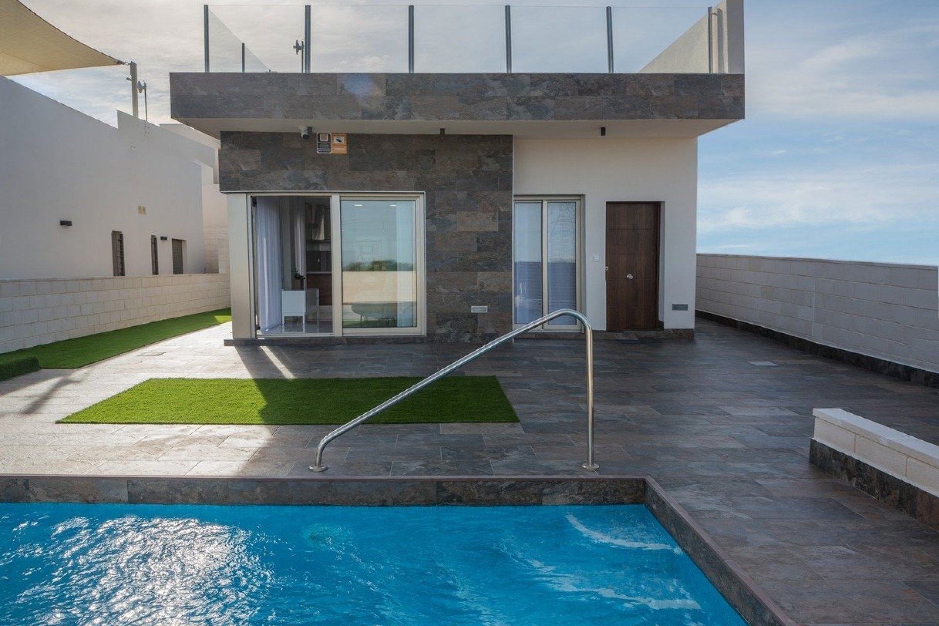 Modern Villa close to the Exclusive Villamartín Golf Course