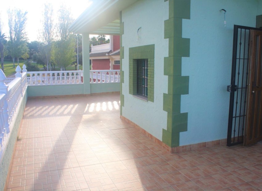 Modern villa with a private pool in Los Altos, Torrevieja