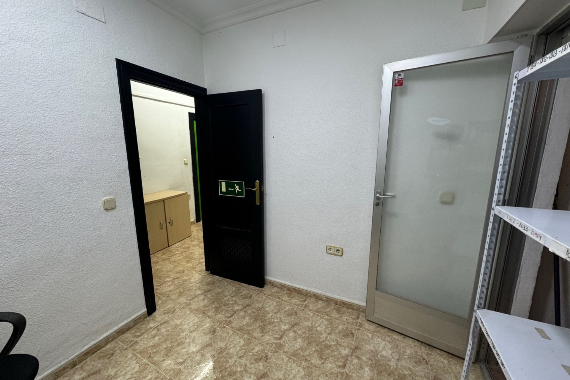 Moderne bedrijfsruimte te koop in Guardamar del Segura, toplocatie nabij strand