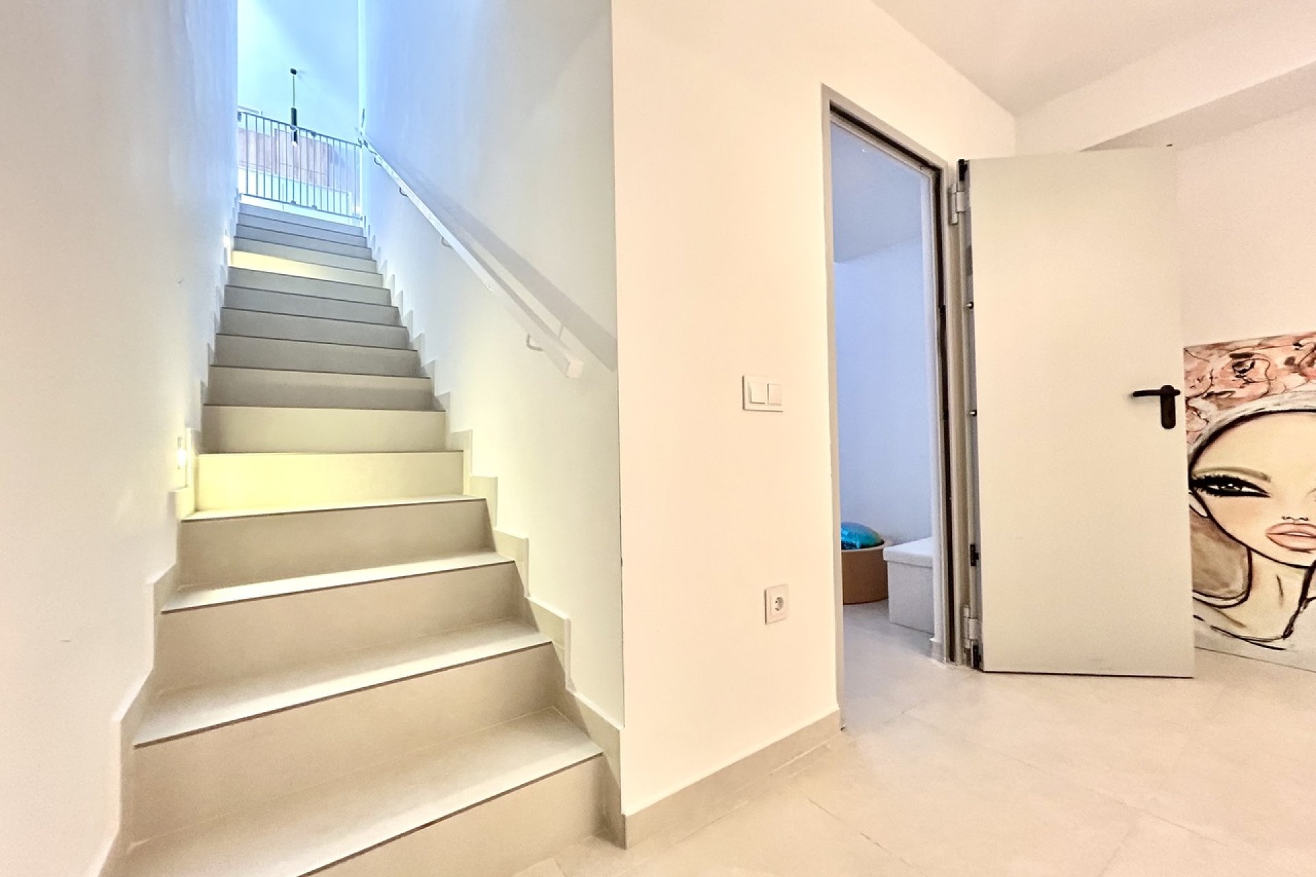 Moderne energiezuinige villa met privézwembad en dakterras in San Miguel de Salinas