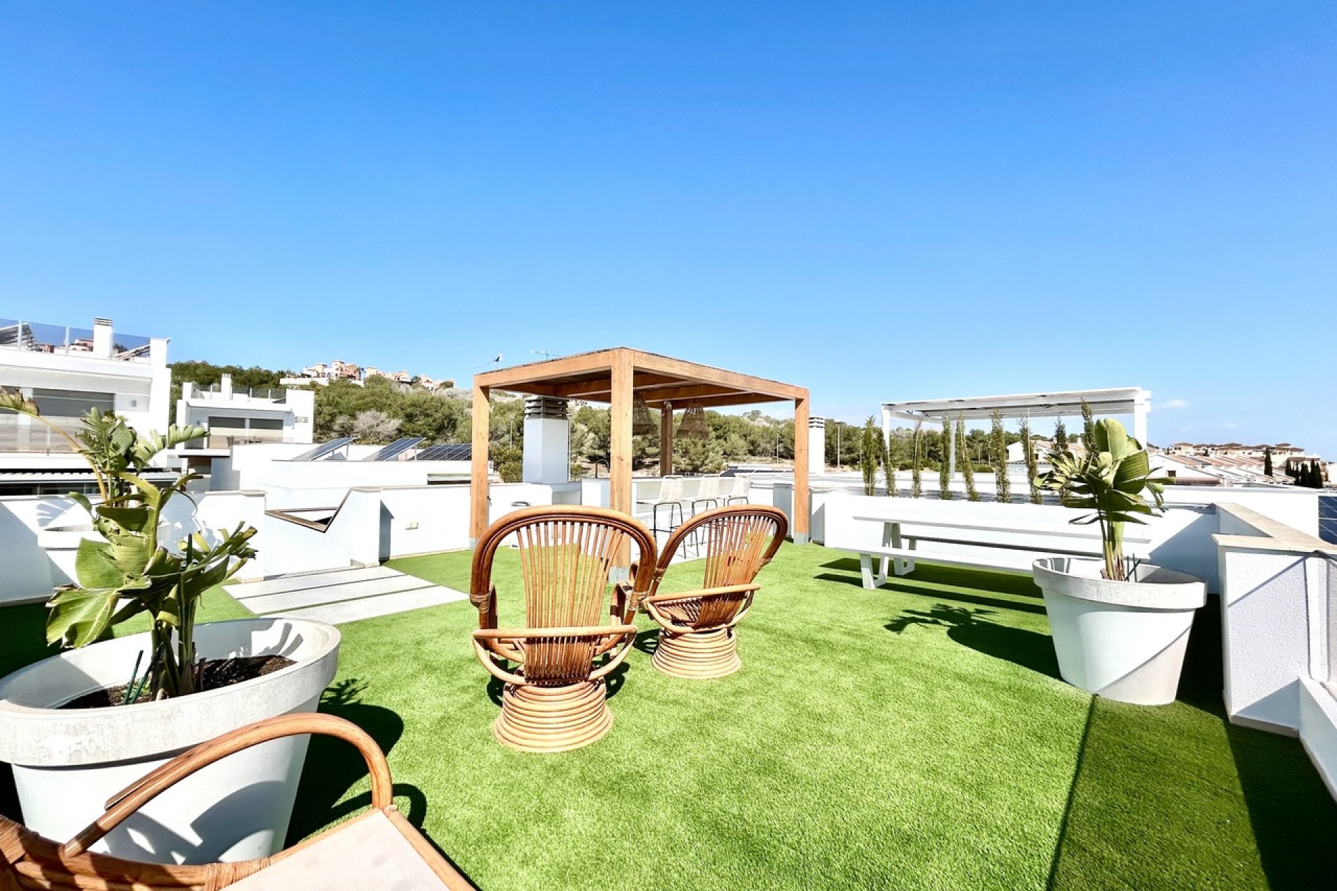 Moderne energiezuinige villa met privézwembad en dakterras in San Miguel de Salinas