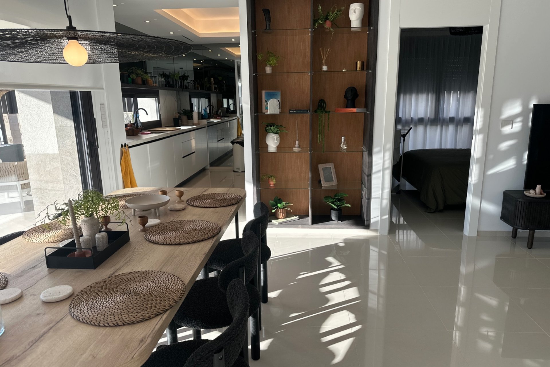 Moderne gelijkvloerse villa met privézwembad en solarium in Ciudad Quesada