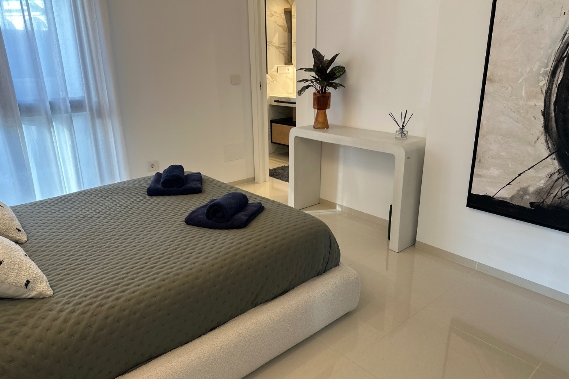 Moderne gelijkvloerse villa met privézwembad en solarium in Ciudad Quesada