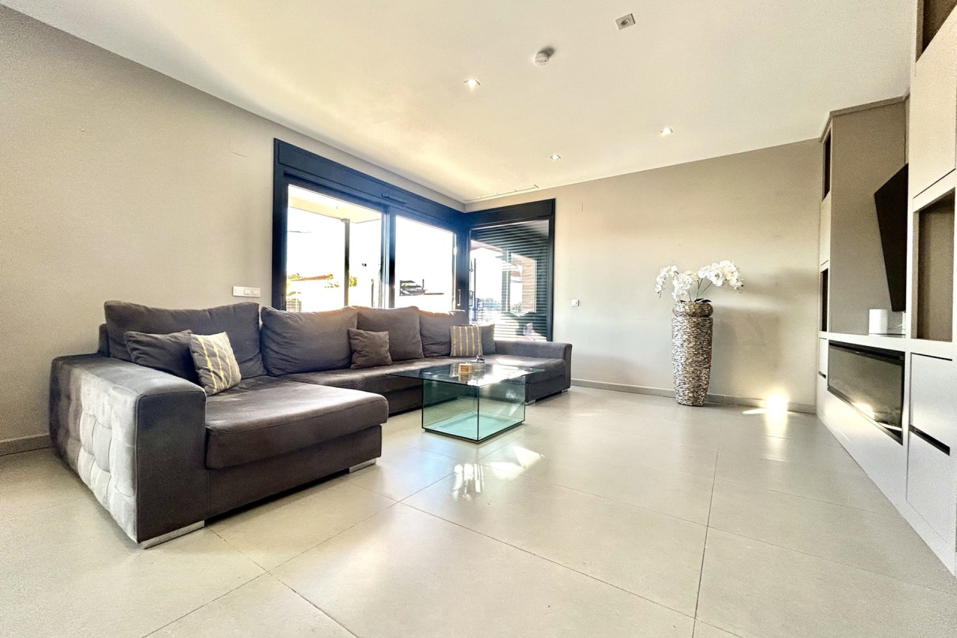 Moderne luxe villa met privézwembad in Torrevieja