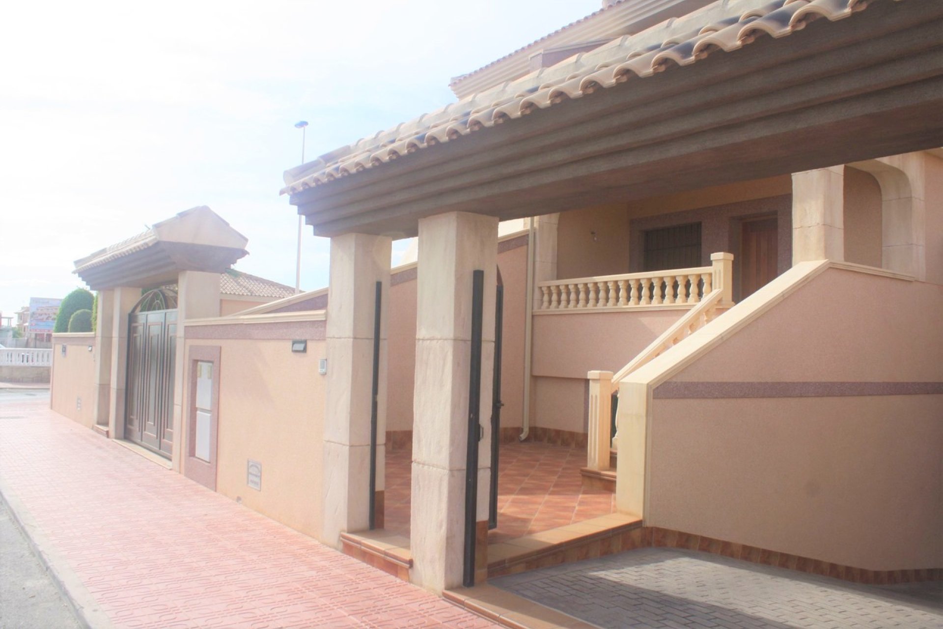 Moderne townhouse met zwembad in Torrevieja Los Altos