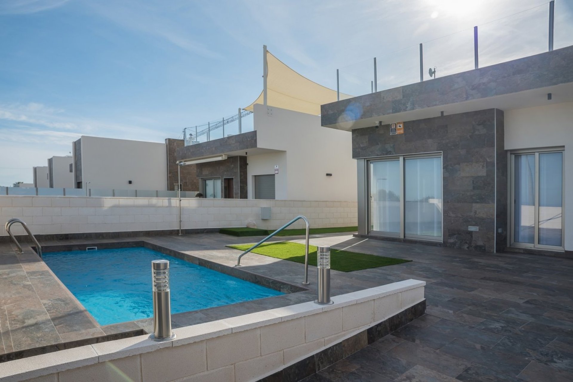 Moderne villa dicht bij de exclusieve Villamartín-golfbaan