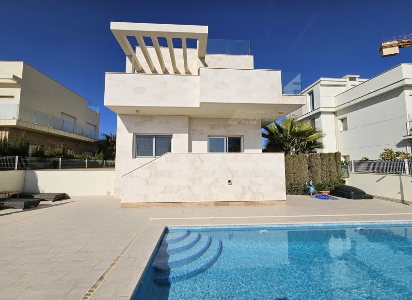 Moderne villa met 5 slaapkamers, zeezicht in Orihuela Costa