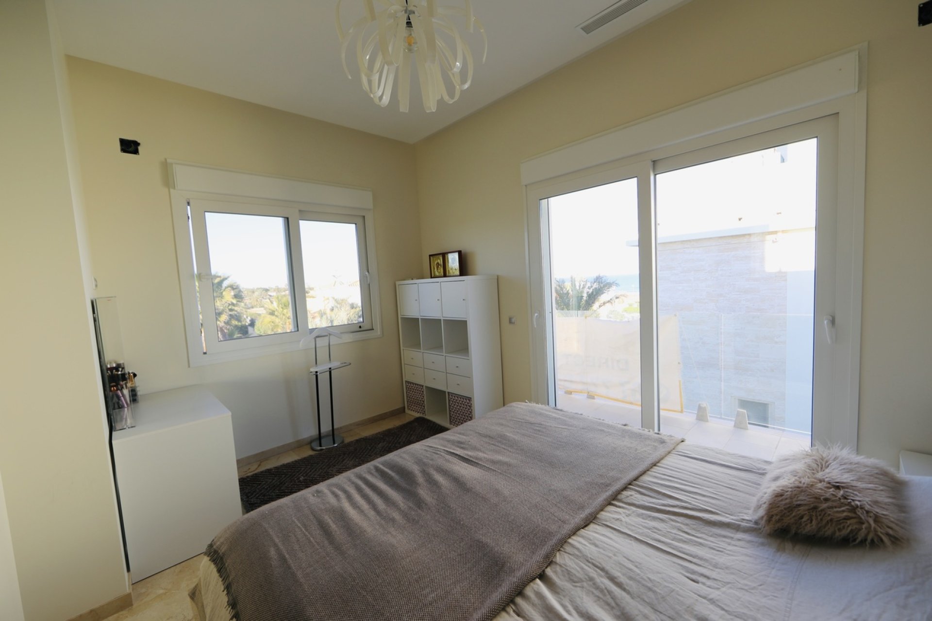 Moderne villa met 5 slaapkamers, zeezicht in Orihuela Costa