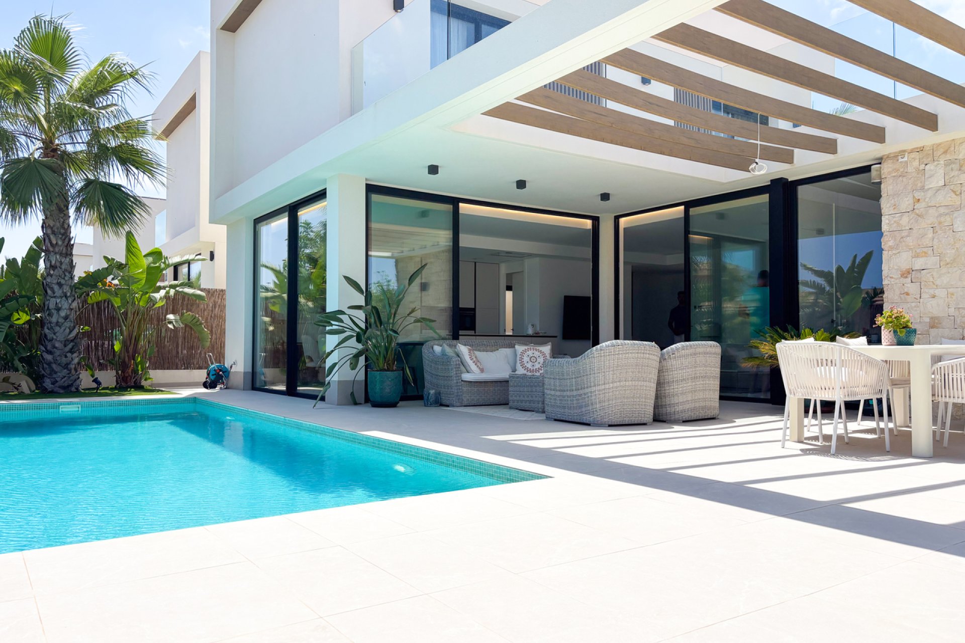 Moderne villa met privézwembad in Cabo Roig vlak bij zee