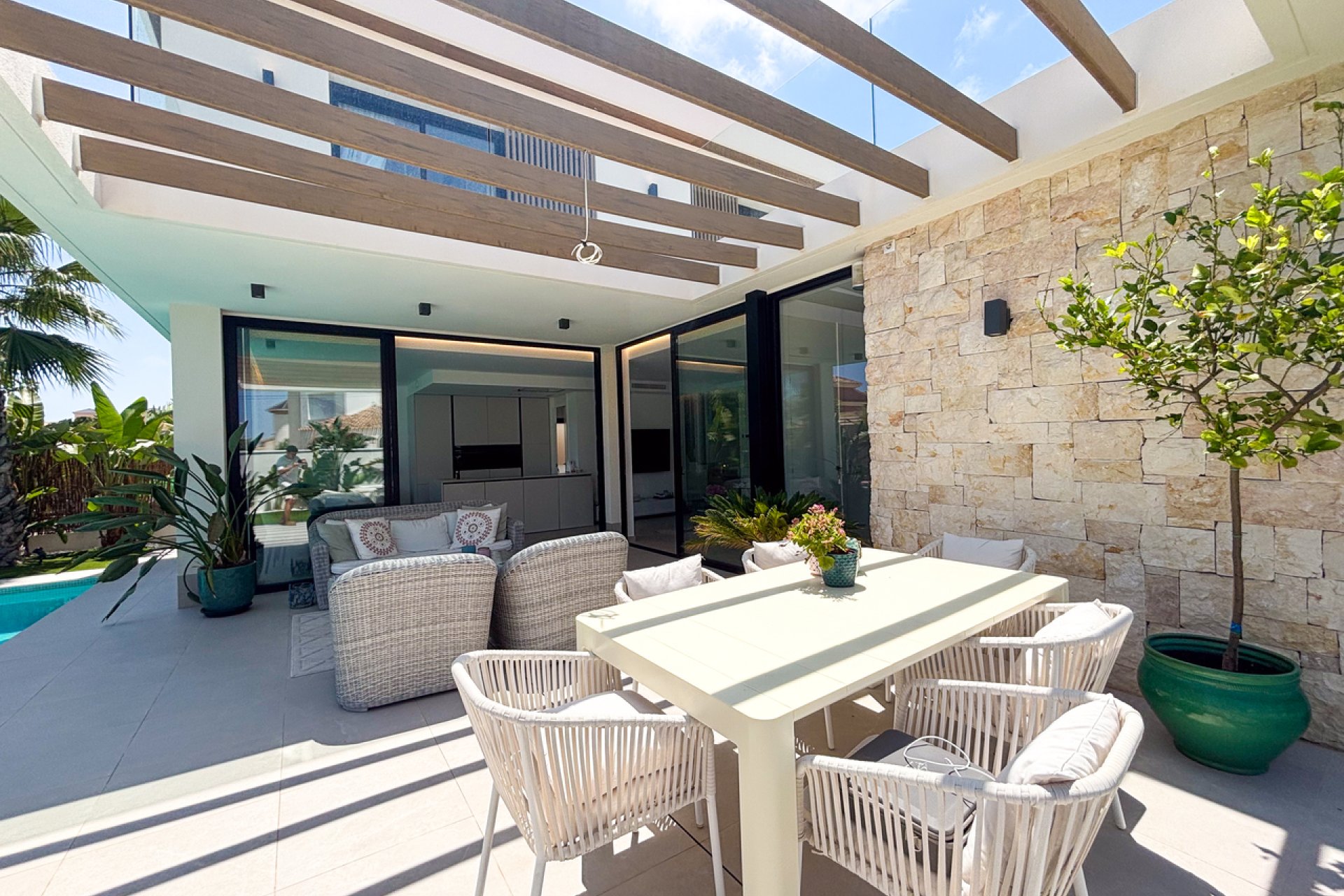 Moderne villa met privézwembad in Cabo Roig vlak bij zee