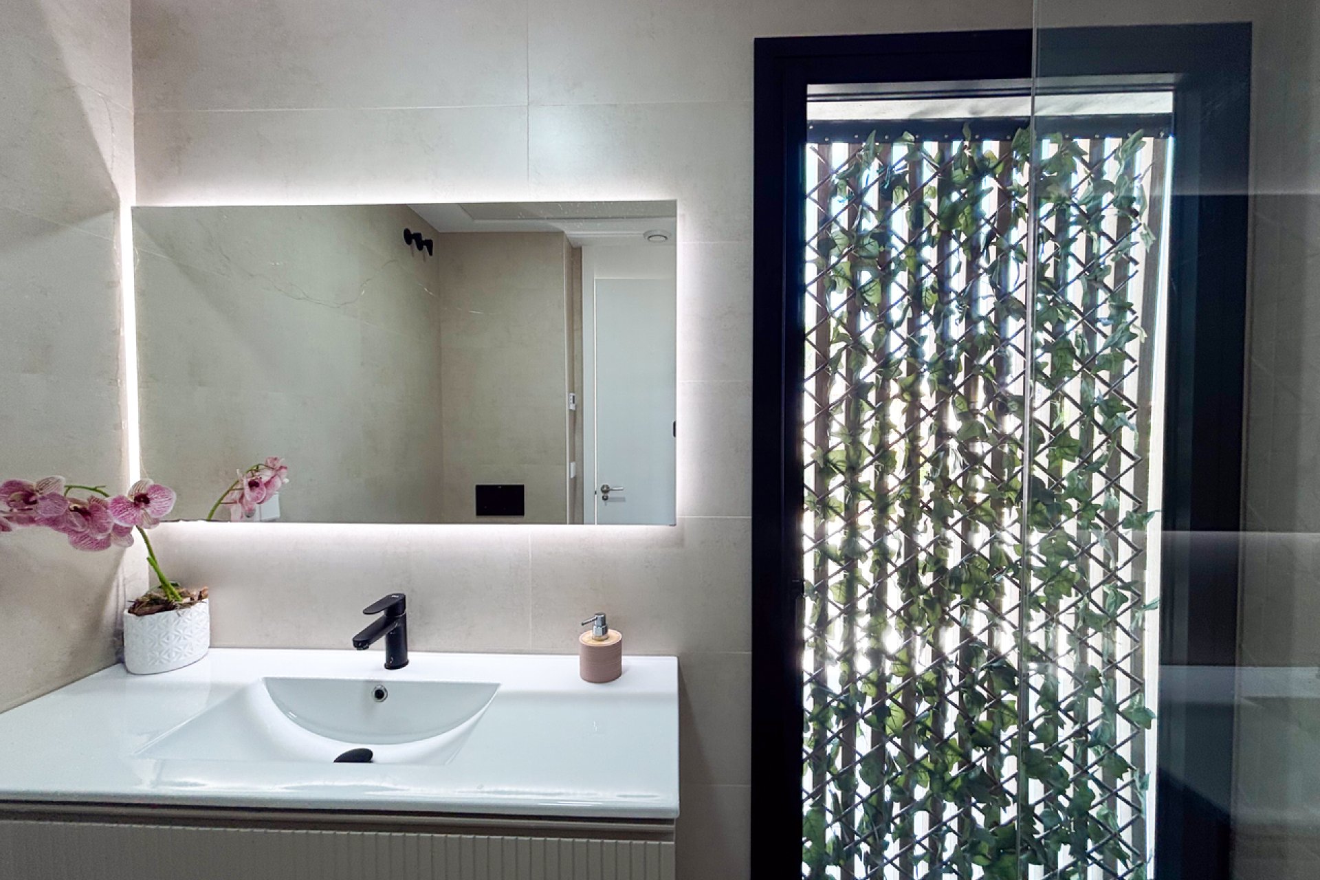 Moderne villa met privézwembad in Cabo Roig vlak bij zee