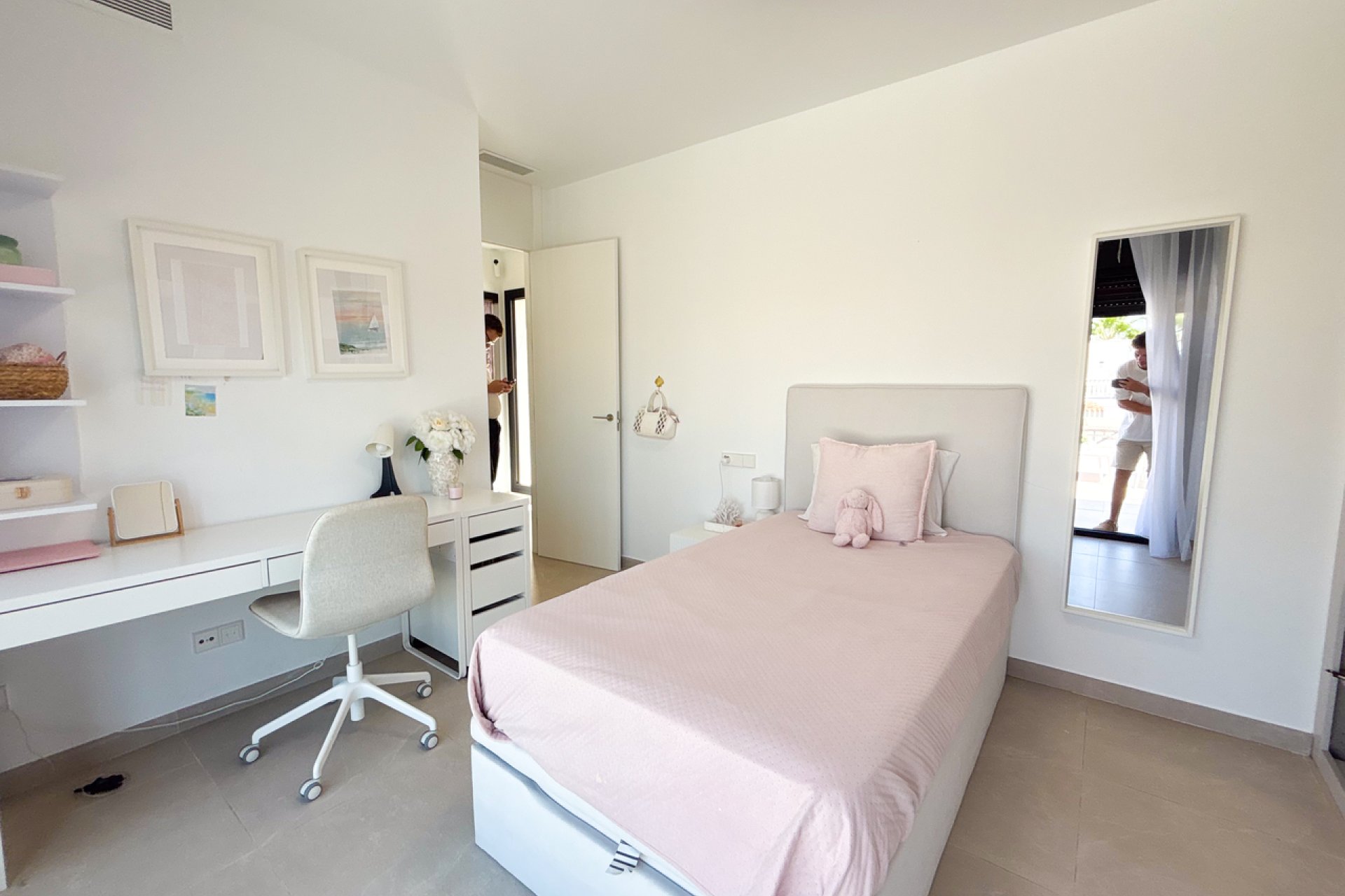 Moderne villa met privézwembad in Cabo Roig vlak bij zee