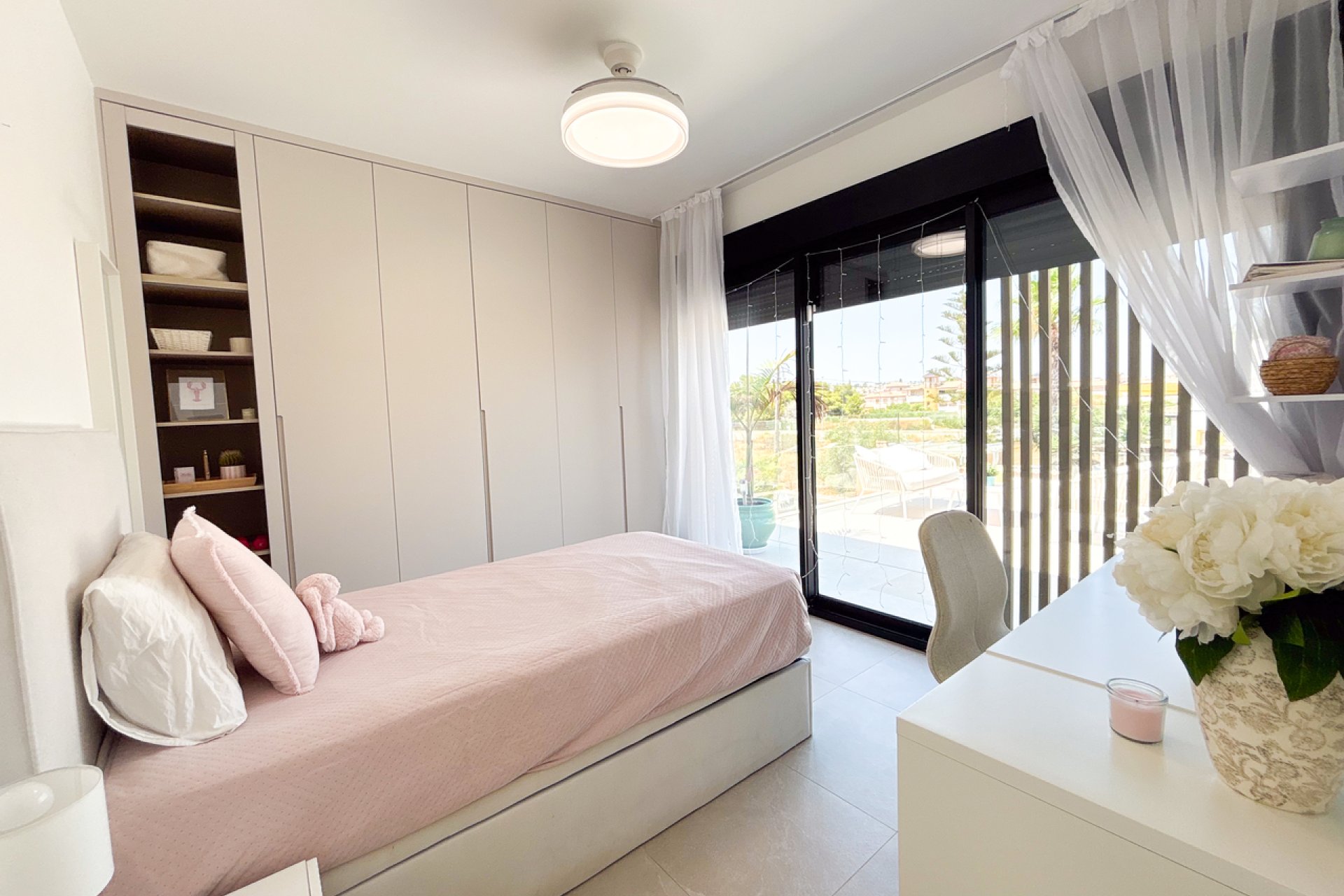 Moderne villa met privézwembad in Cabo Roig vlak bij zee